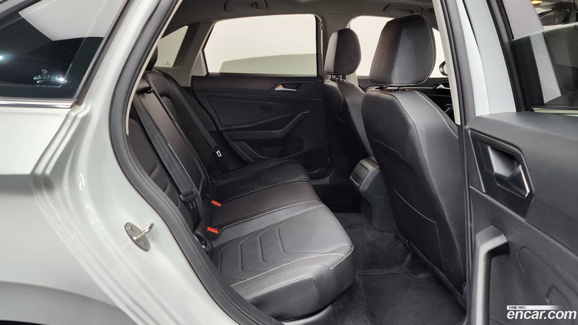 Jetta Volkswagen 2024.7-OPTION-015