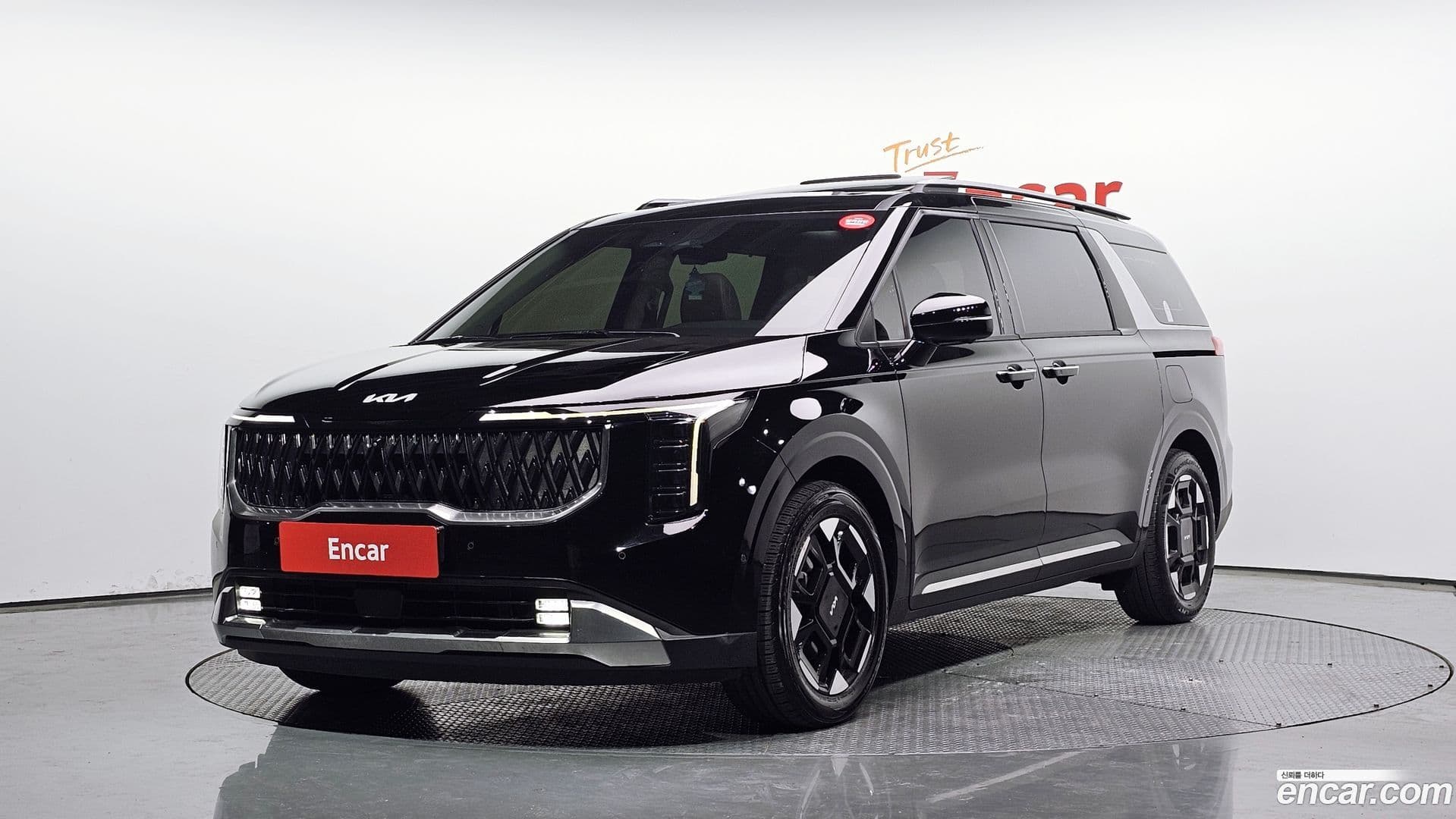 Main__Slider__Photo:Canival Kia 2024.1-0