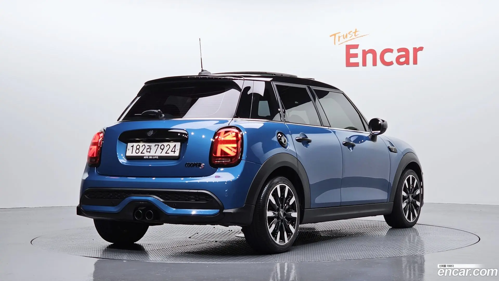 Main__Slider__Photo:Cooper Mini 2021.7-1