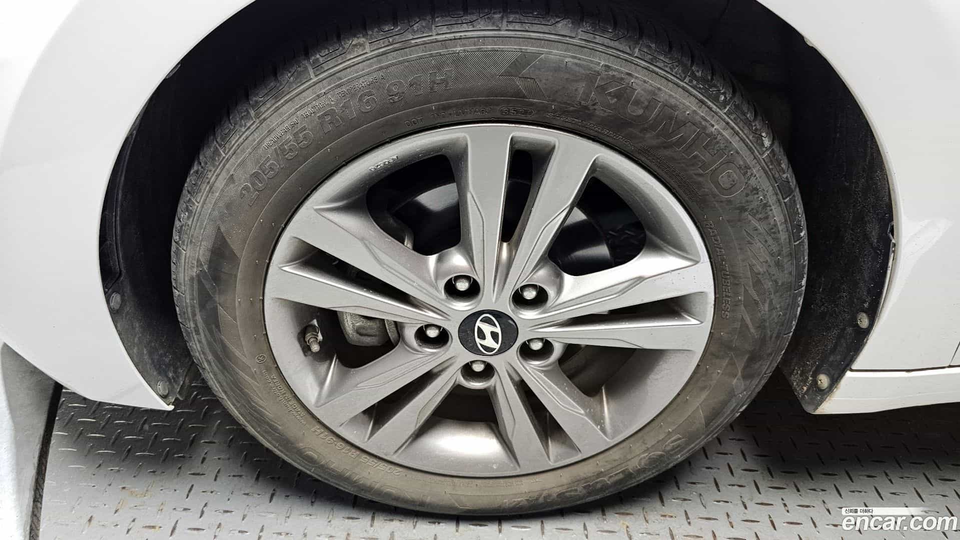 AVANTE Hyundai 2017.4-OUTER-005