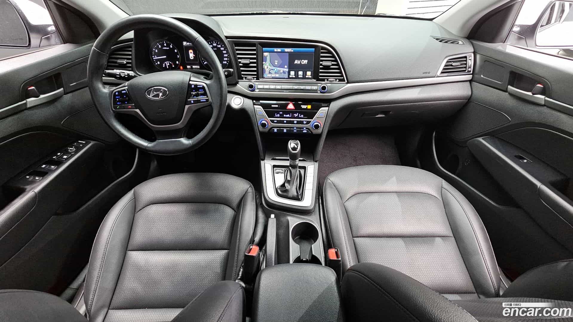 AVANTE Hyundai 2017.4-INNER-007