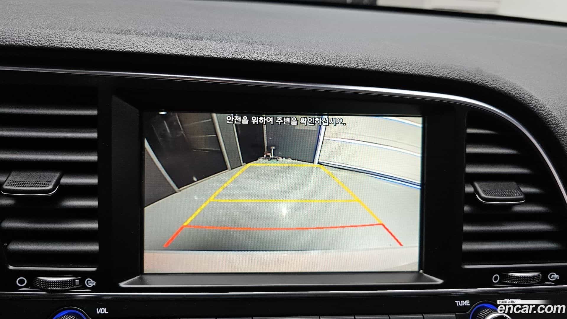 AVANTE Hyundai 2017.4-OPTION-018