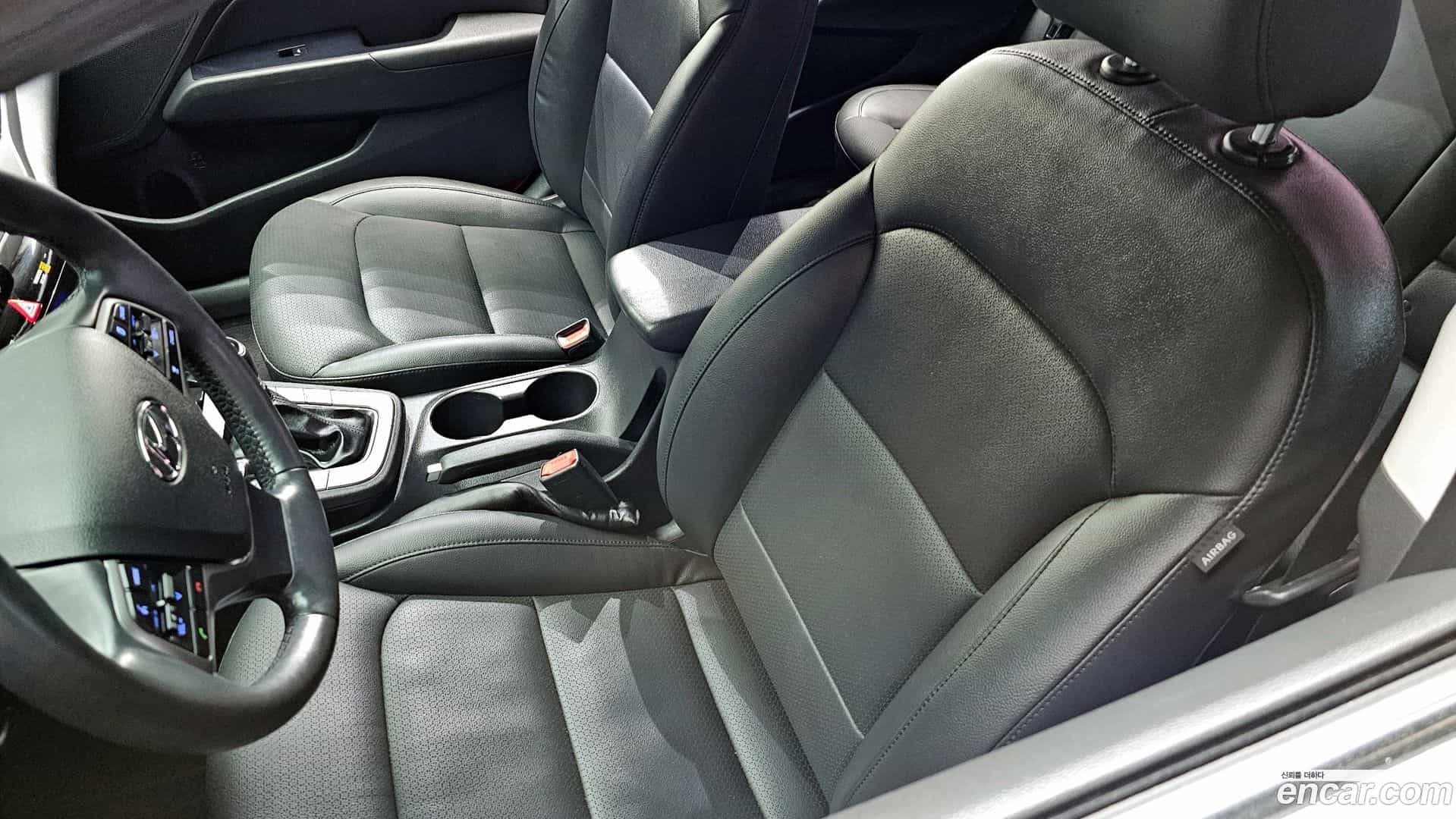 AVANTE Hyundai 2017.4-OPTION-040