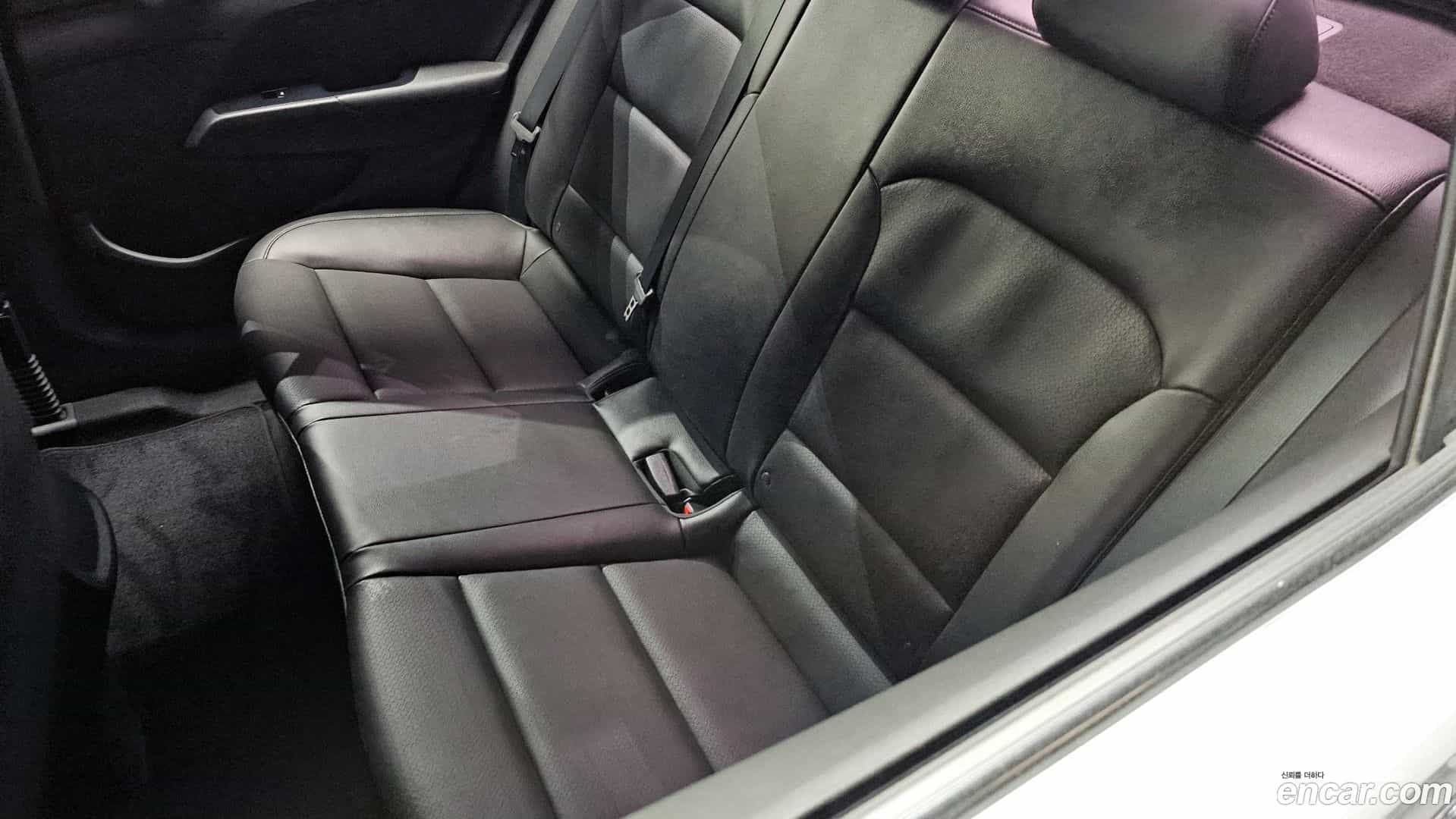 AVANTE Hyundai 2017.4-OPTION-041