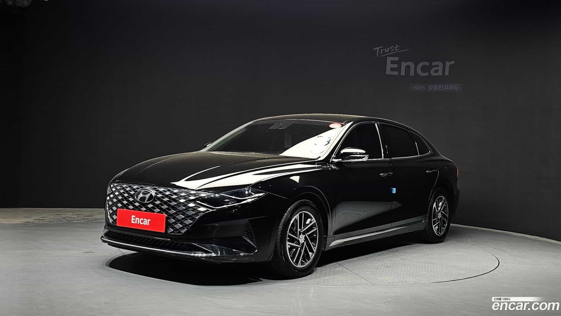 Grandeur Hyundai 2021.11-OUTER-001