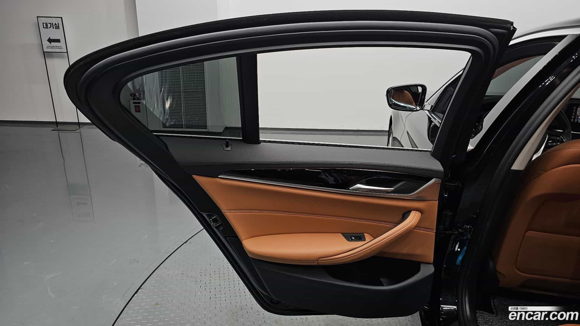 5-Series BMW 2020.2-INNER-035