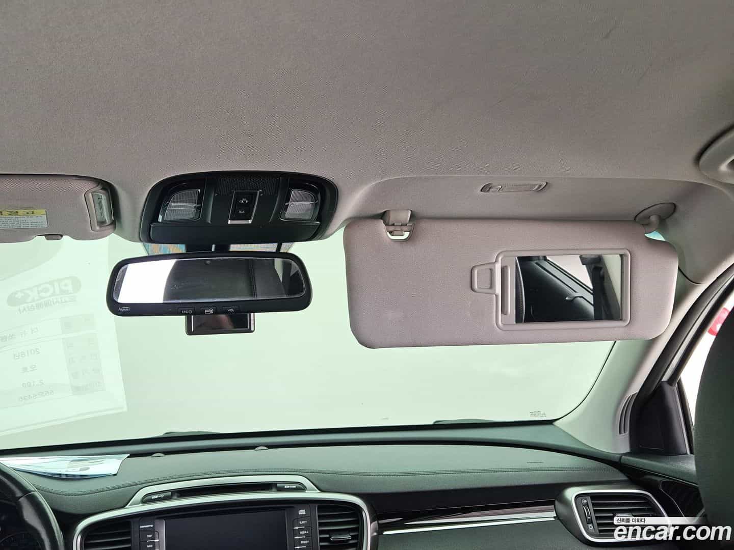 Sorento Kia 2018.0-OPTION-022