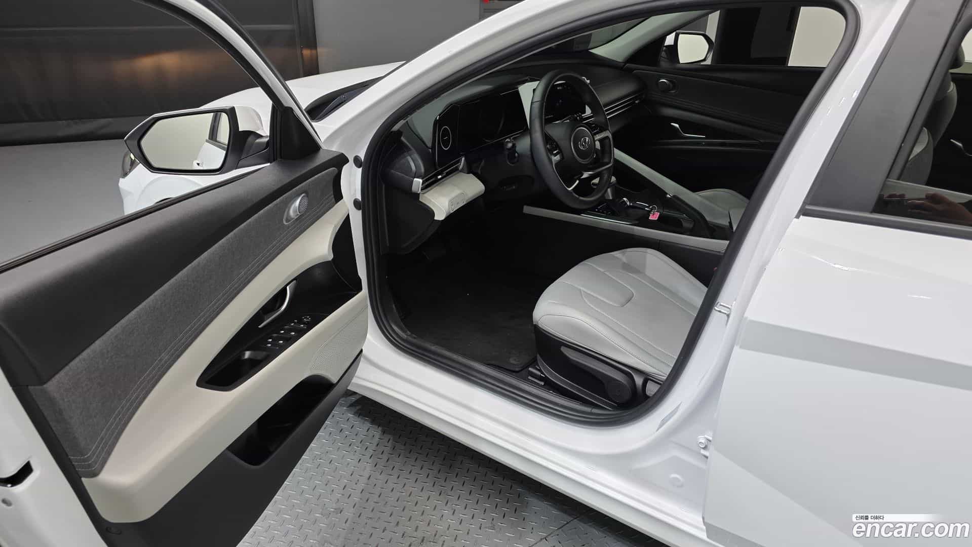 AVANTE Hyundai 2021.4-INNER-010
