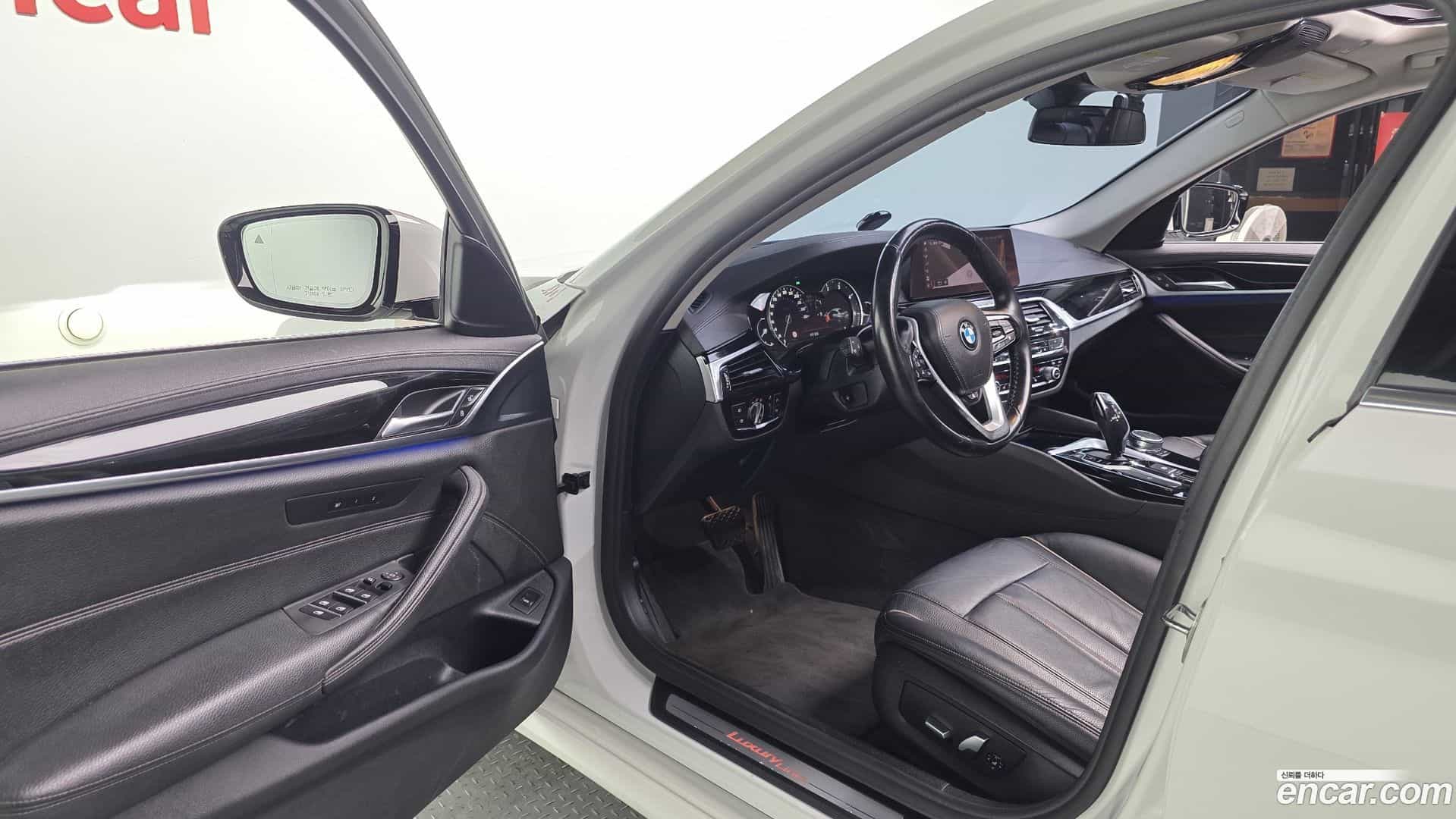 5-Series BMW 2019.4-INNER-010