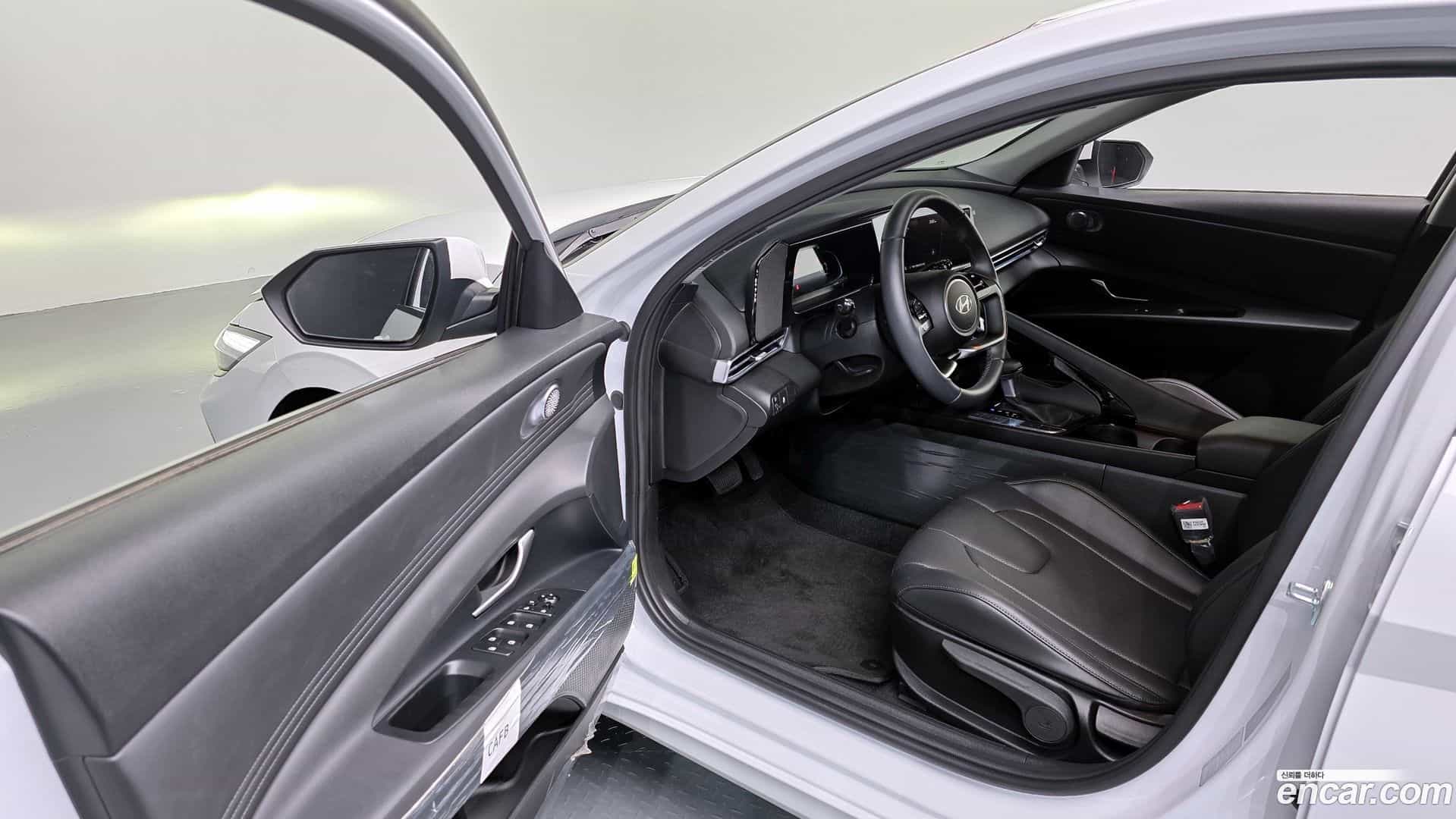 AVANTE Hyundai 2024.10-INNER-010
