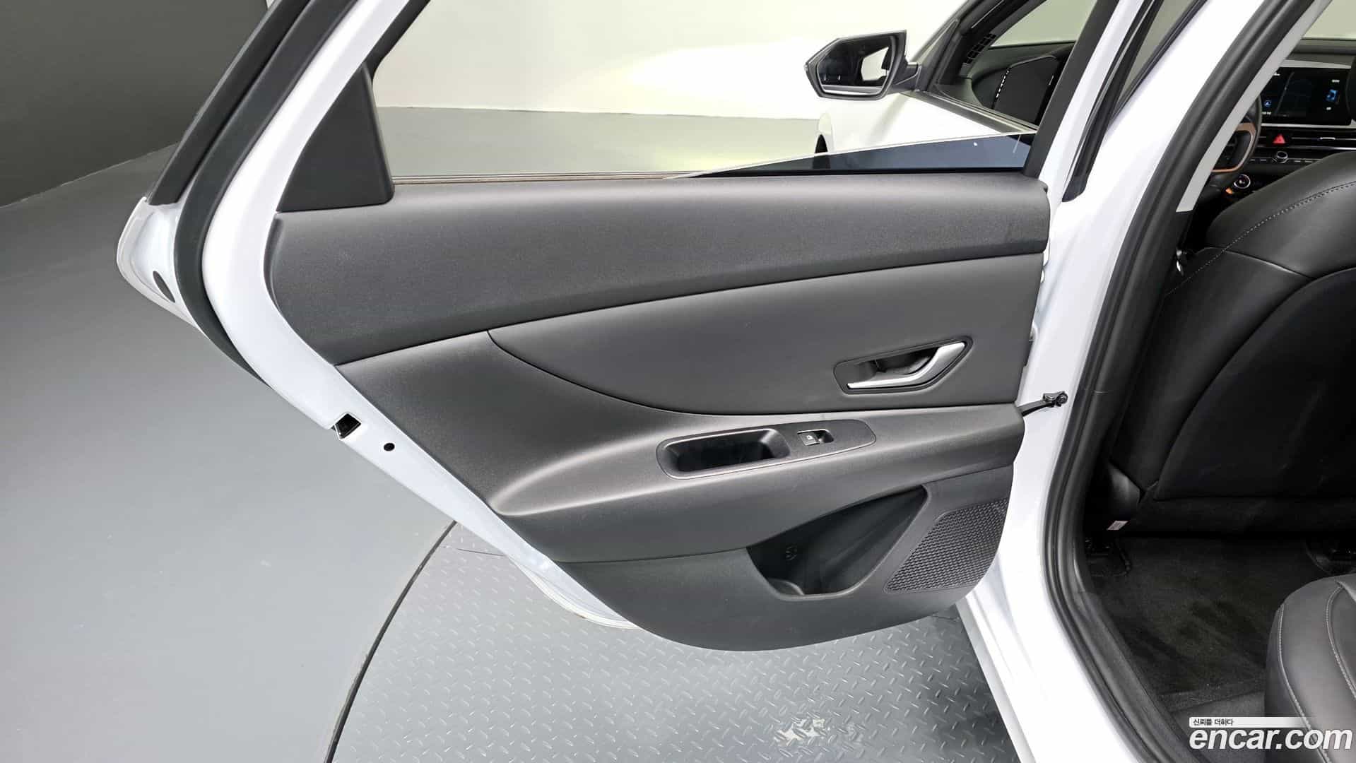 AVANTE Hyundai 2024.10-INNER-035