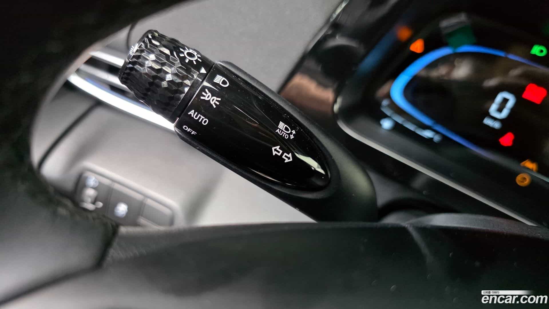 AVANTE Hyundai 2024.10-OPTION-041