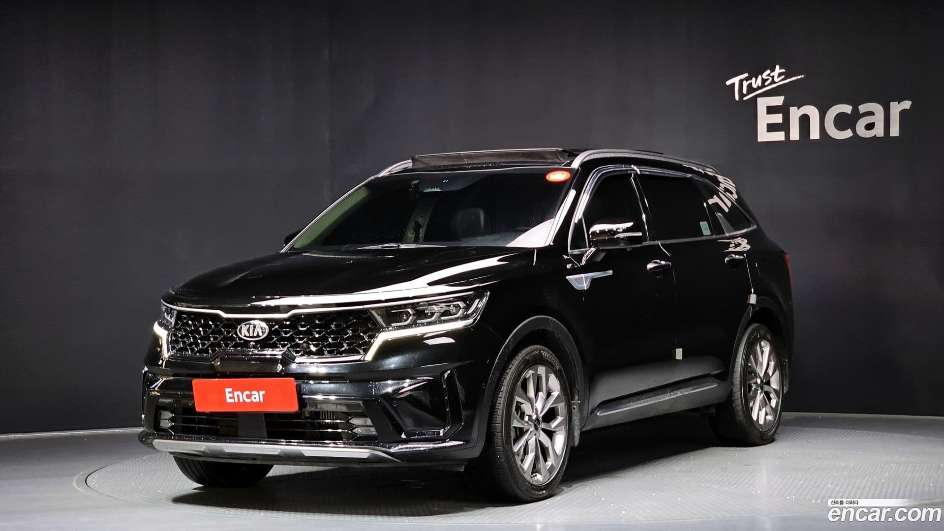 Main__Slider__Photo:Sorento Kia 2020.4-0