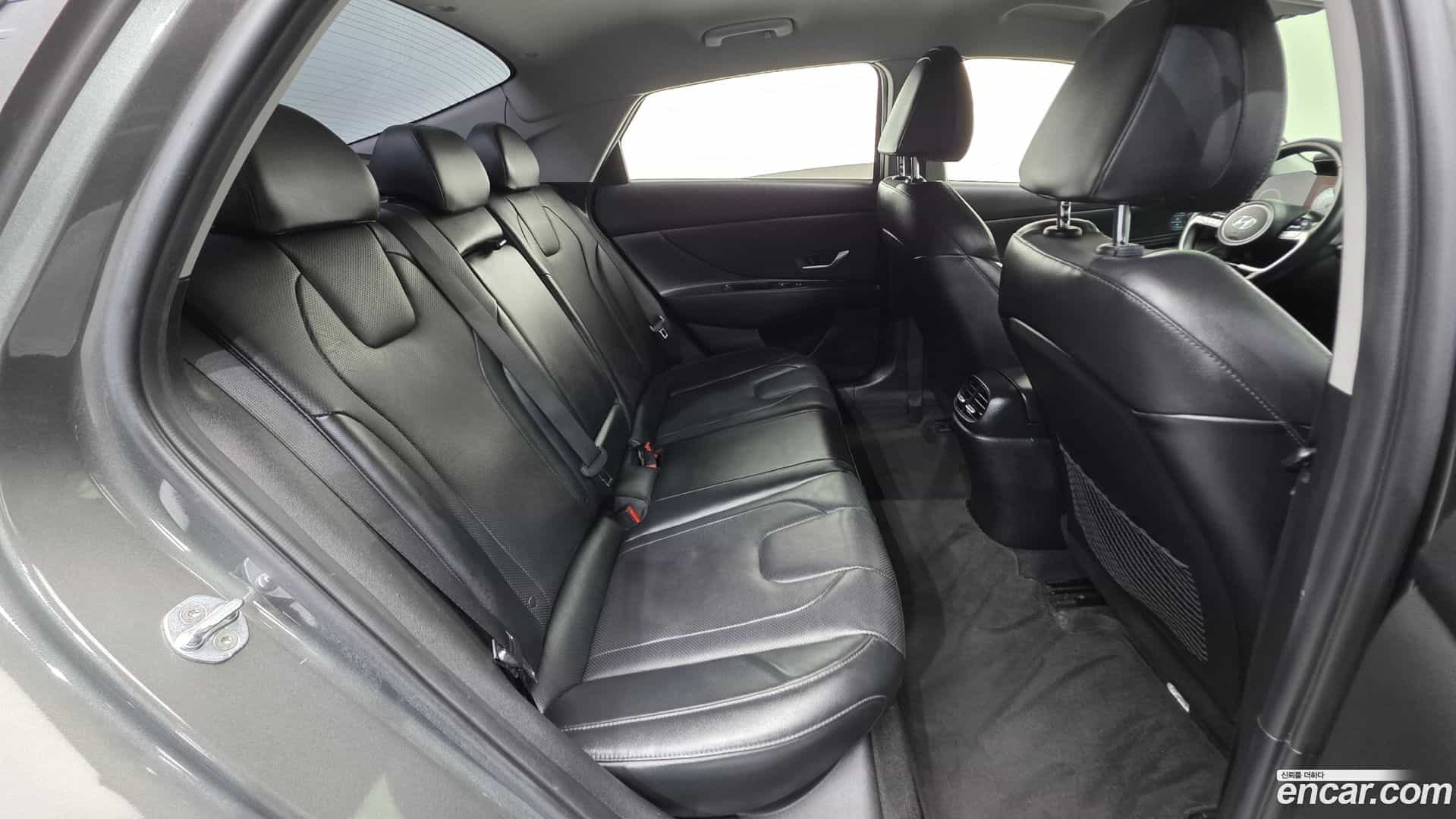 AVANTE Hyundai 2021.9-OPTION-024
