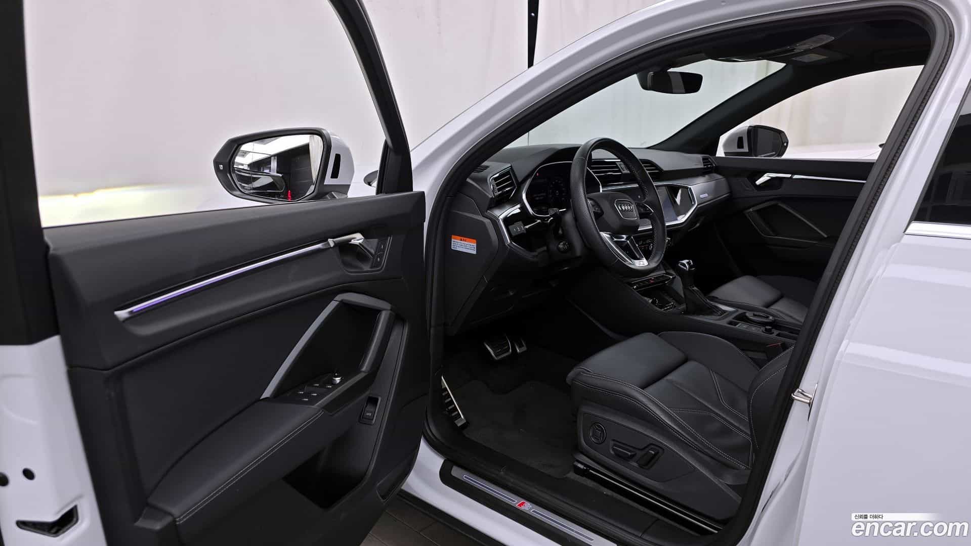 Q3 Audi 2024.11-INNER-010