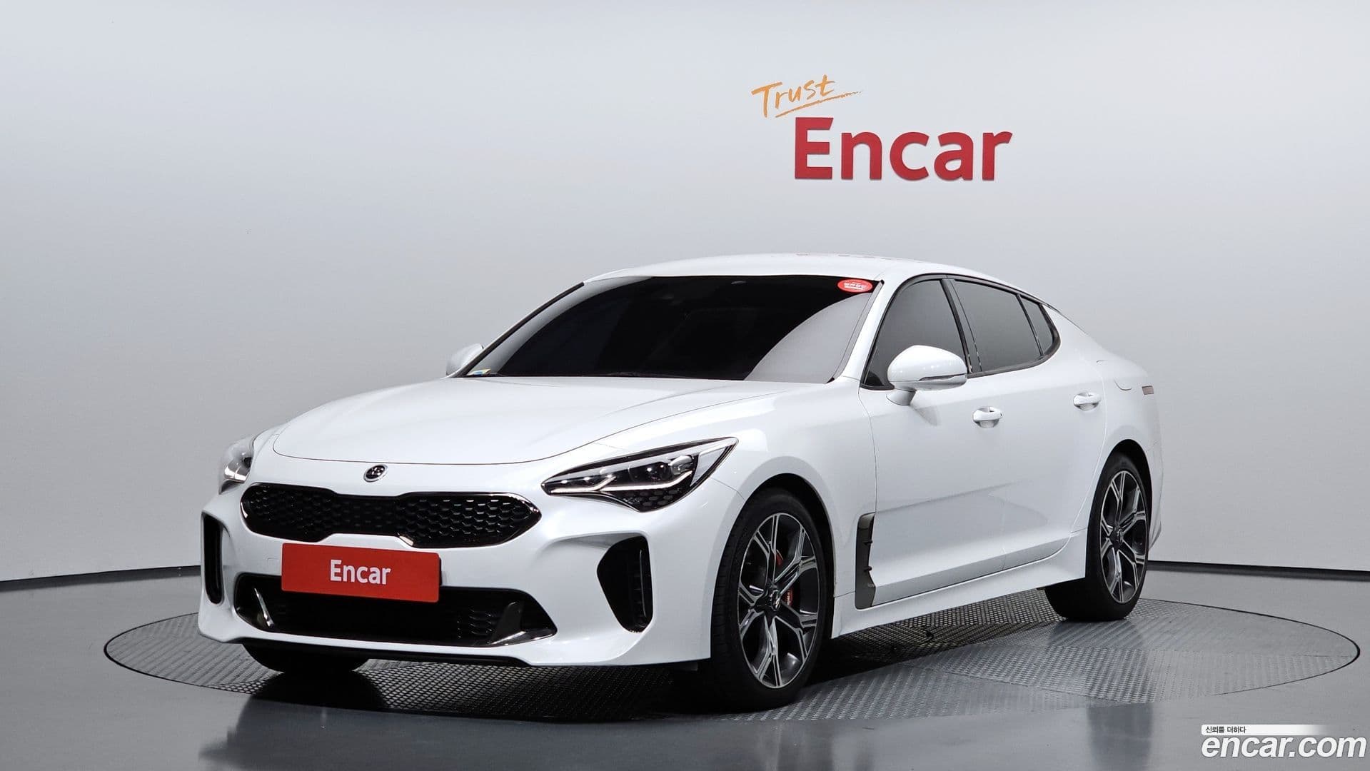 Main__Slider__Photo:Stinger Kia 2017.7-0