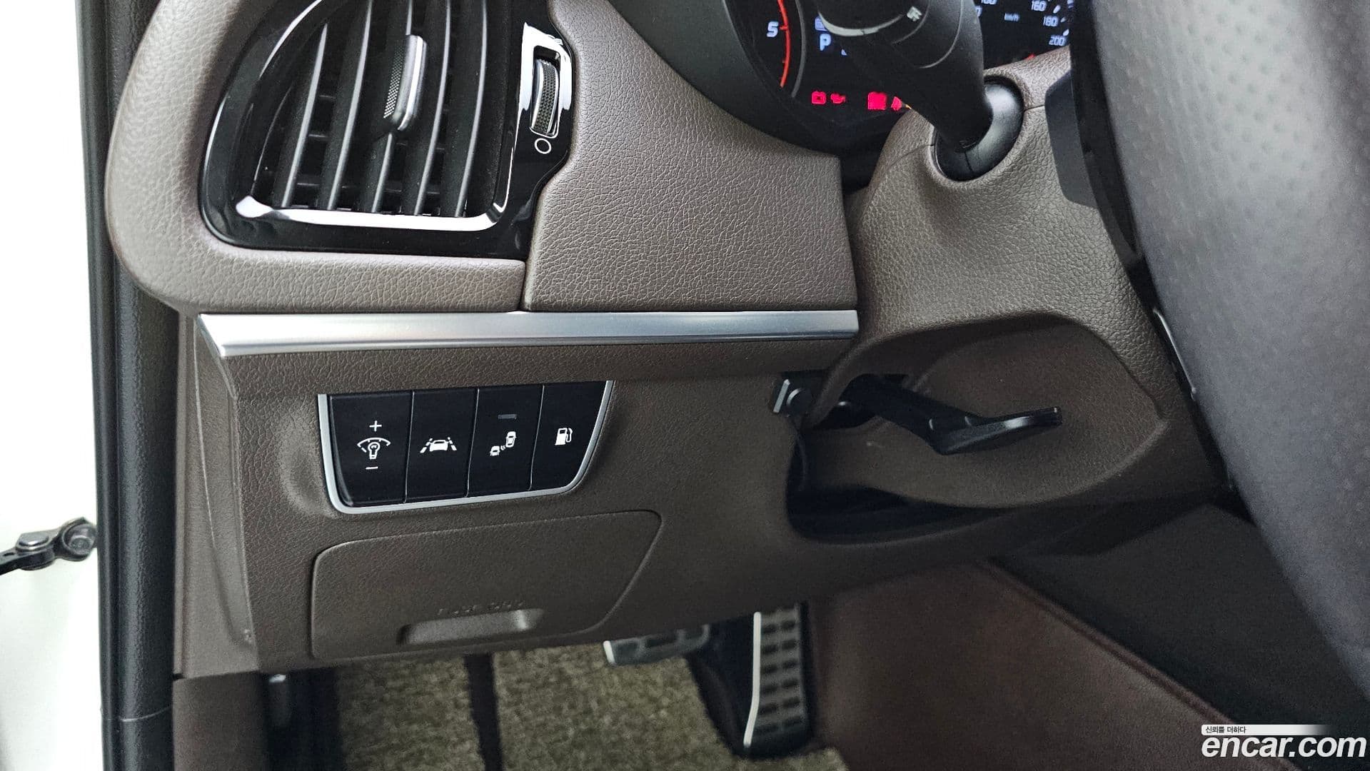 Main__Slider__Photo:Stinger Kia 2017.7-13