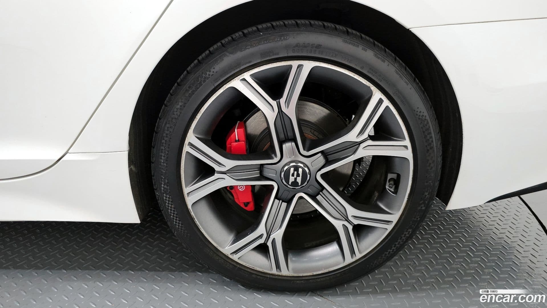 Main__Slider__Photo:Stinger Kia 2017.7-20