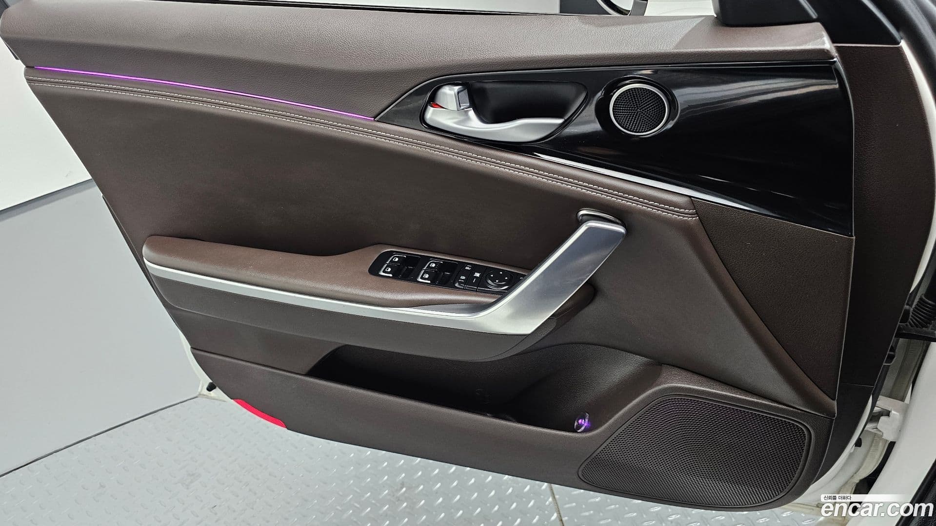 Main__Slider__Photo:Stinger Kia 2017.7-23