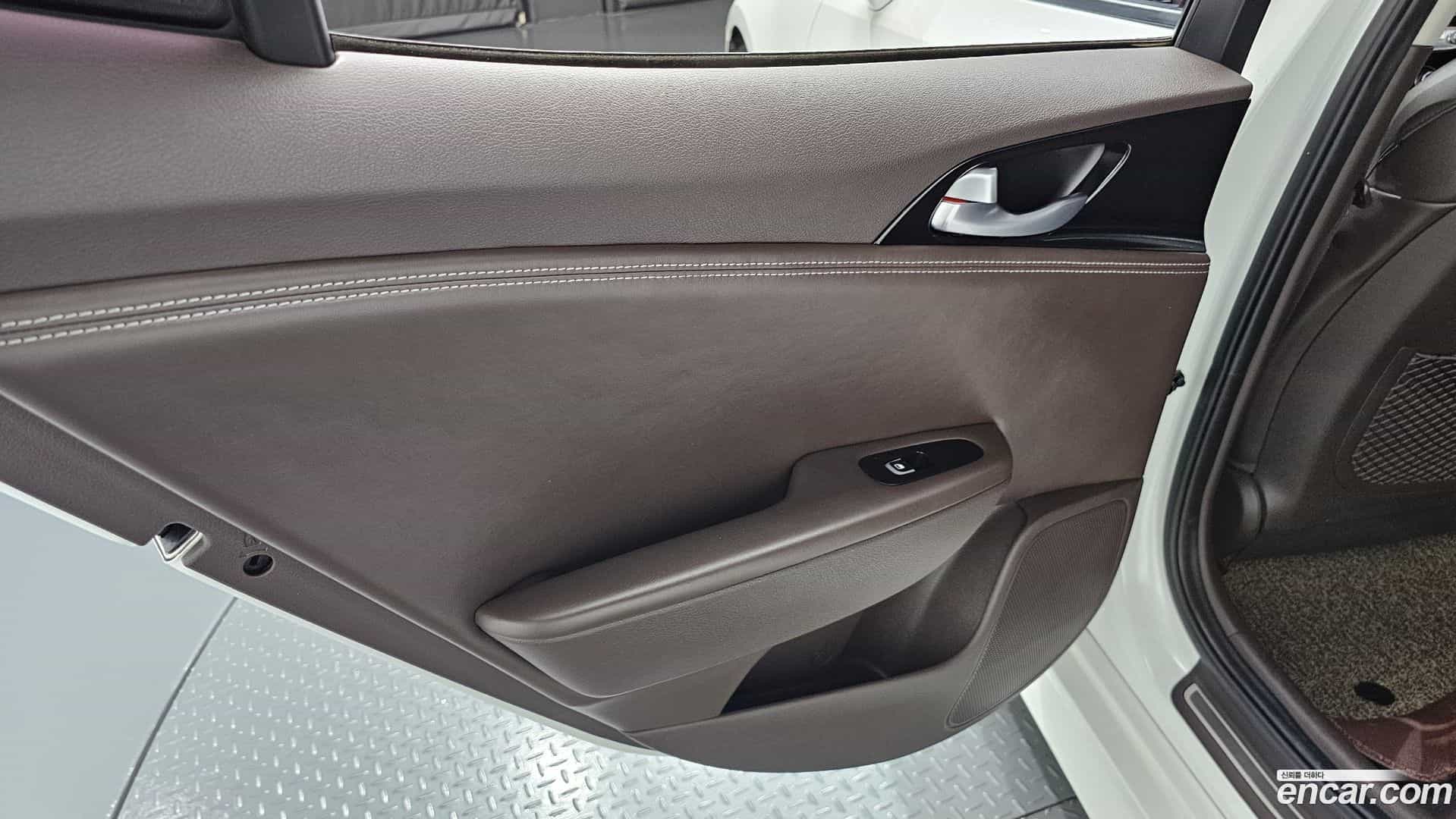 Stinger Kia 2017.7-INNER-035