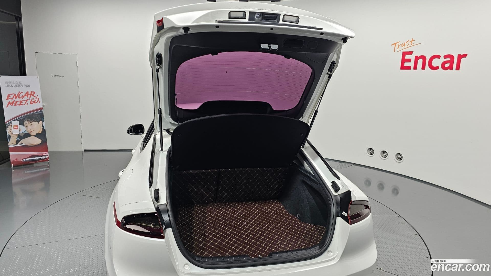 Main__Slider__Photo:Stinger Kia 2017.7-29