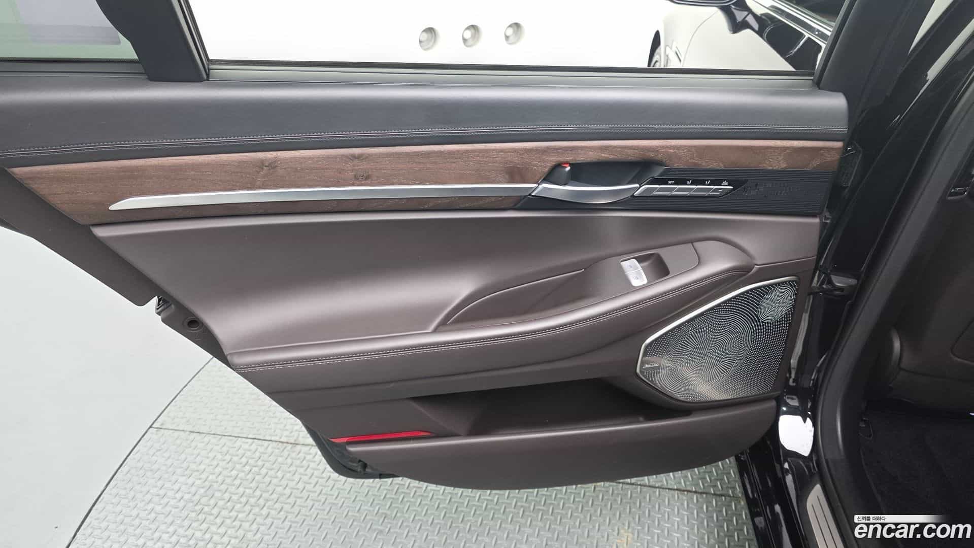 G90 Genesis 2021.3-INNER-035