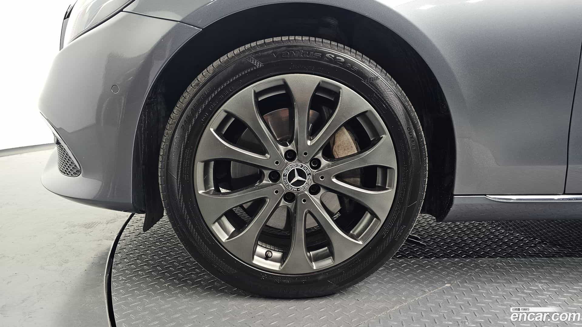 E-Class Mercedes-Benz 2017.5-OUTER-005