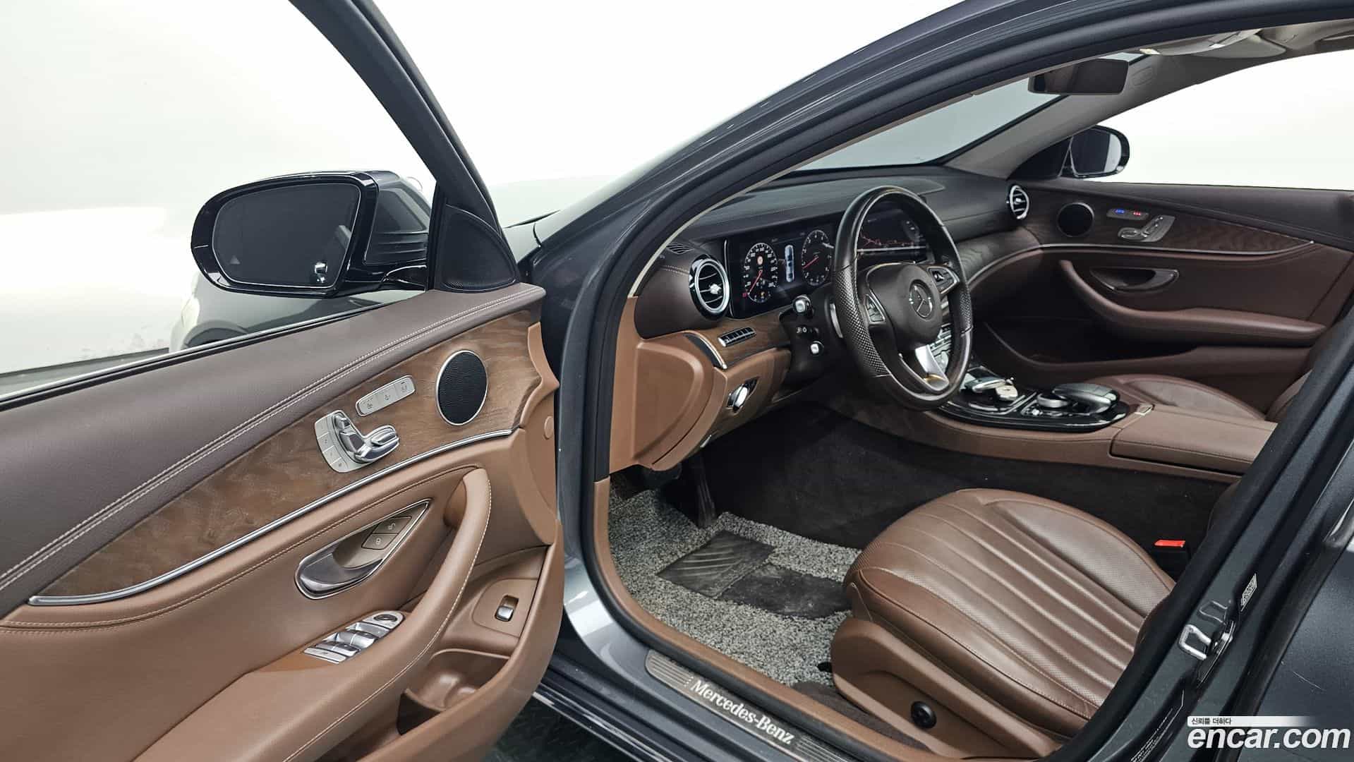 E-Class Mercedes-Benz 2017.5-INNER-010