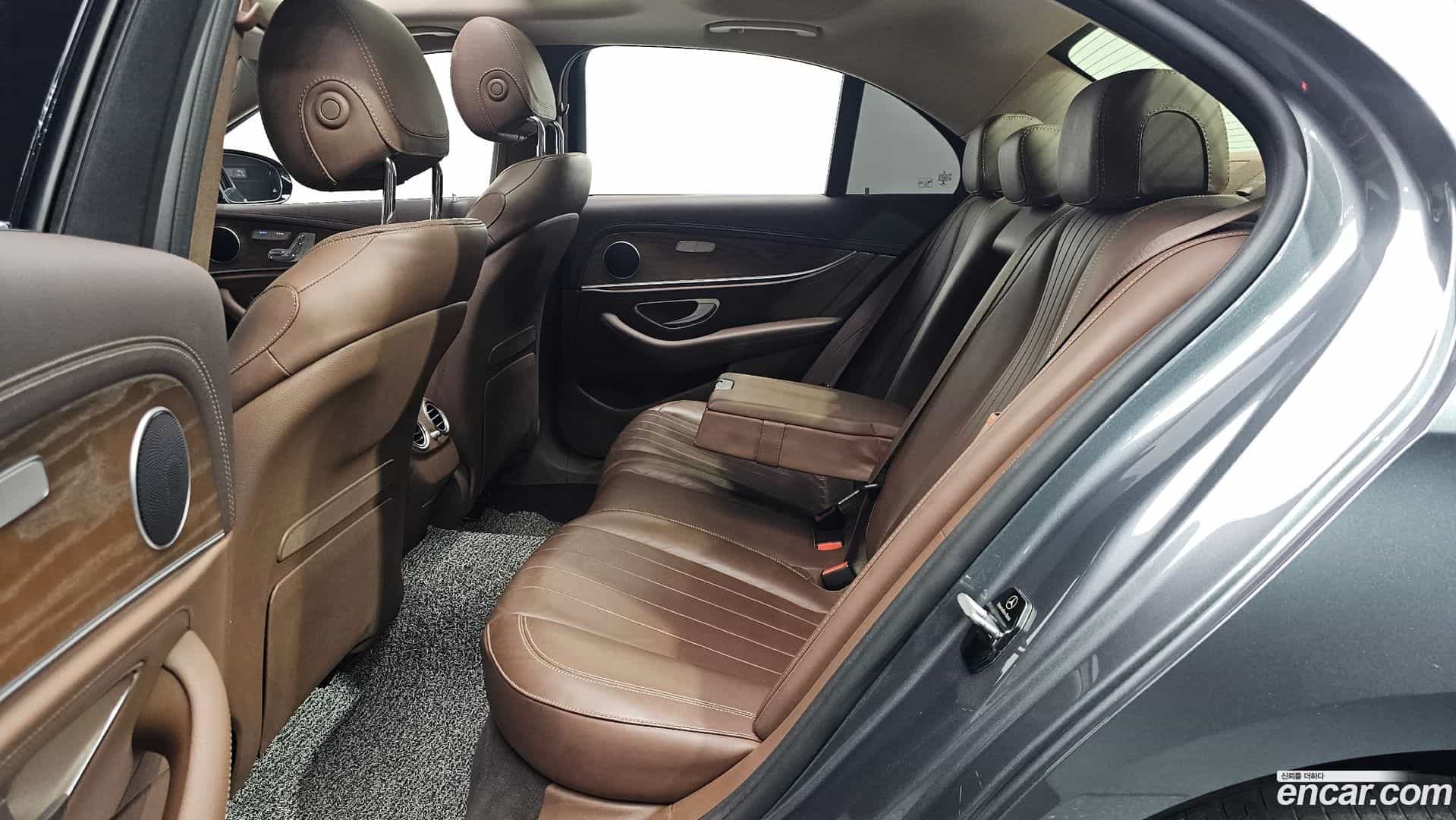 E-Class Mercedes-Benz 2017.5-OPTION-015