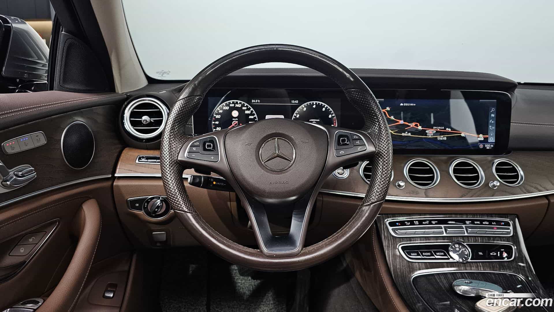 E-Class Mercedes-Benz 2017.5-OPTION-016