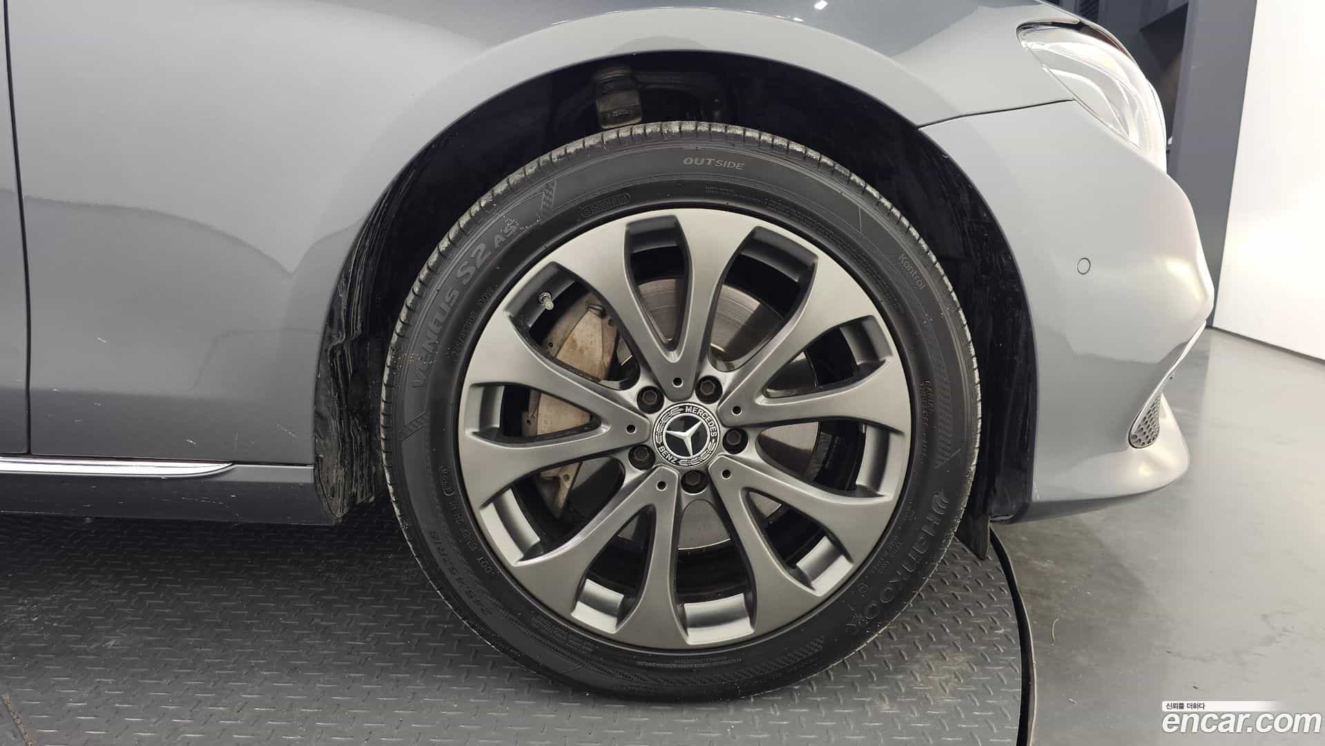 E-Class Mercedes-Benz 2017.5-OUTER-031