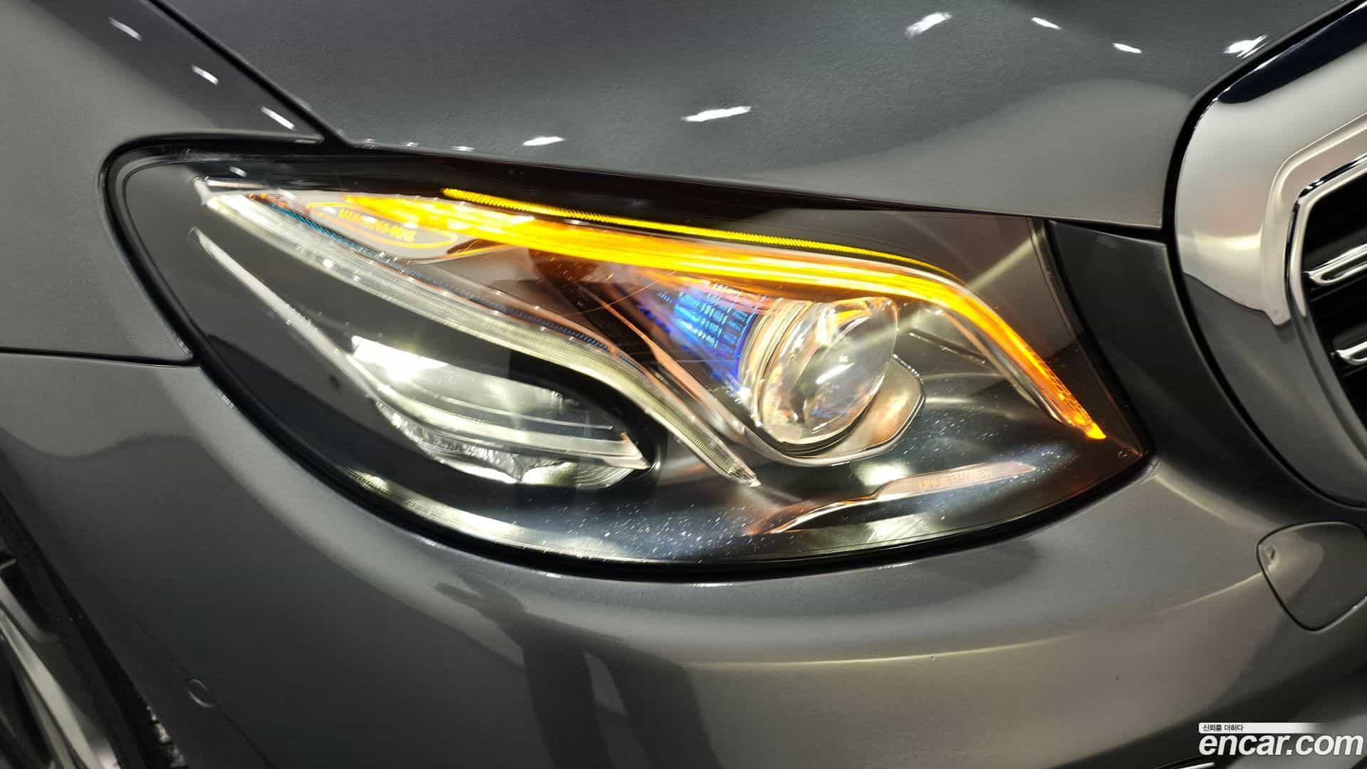 E-Class Mercedes-Benz 2017.5-OUTER-032