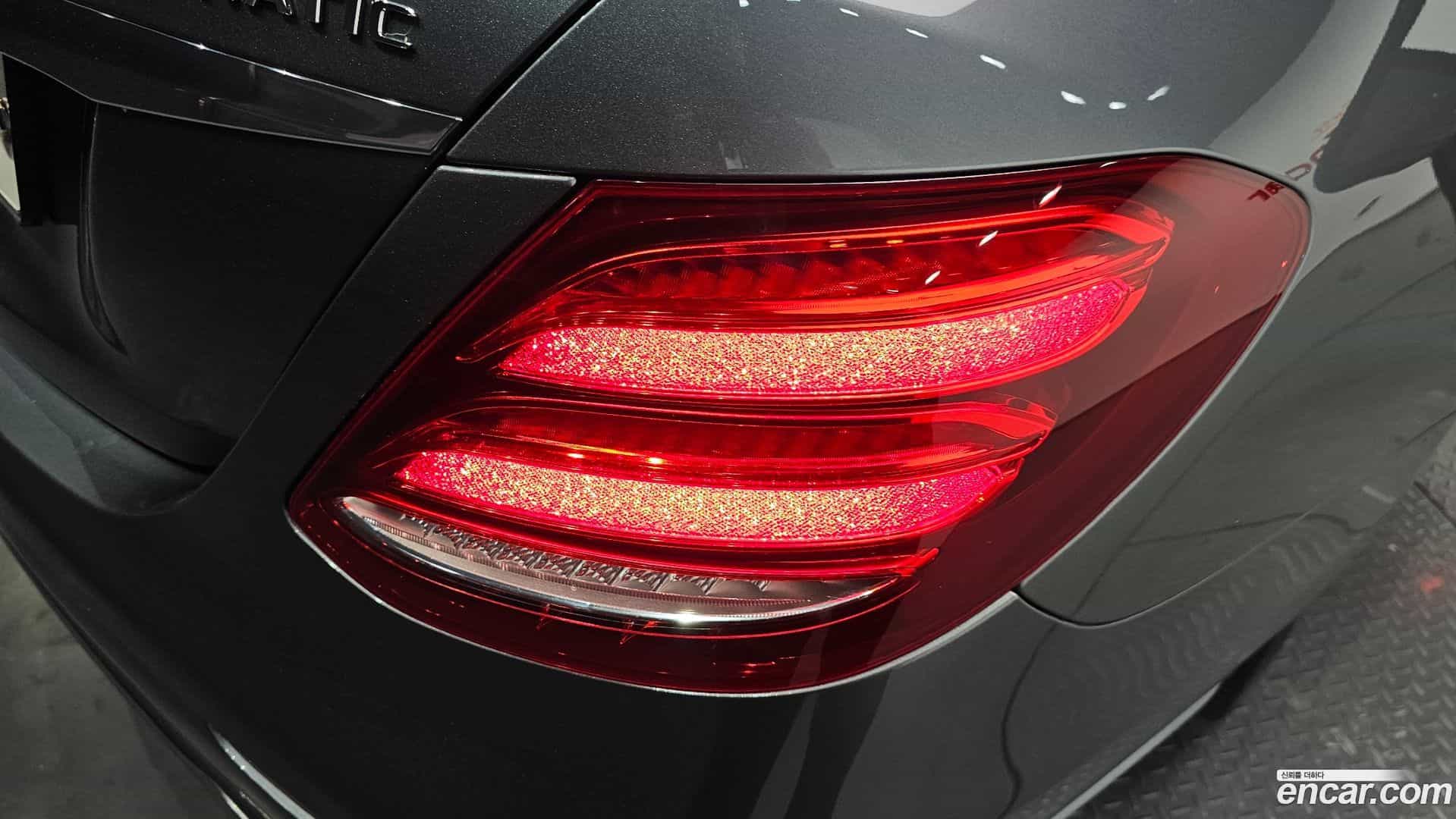 E-Class Mercedes-Benz 2017.5-OUTER-033
