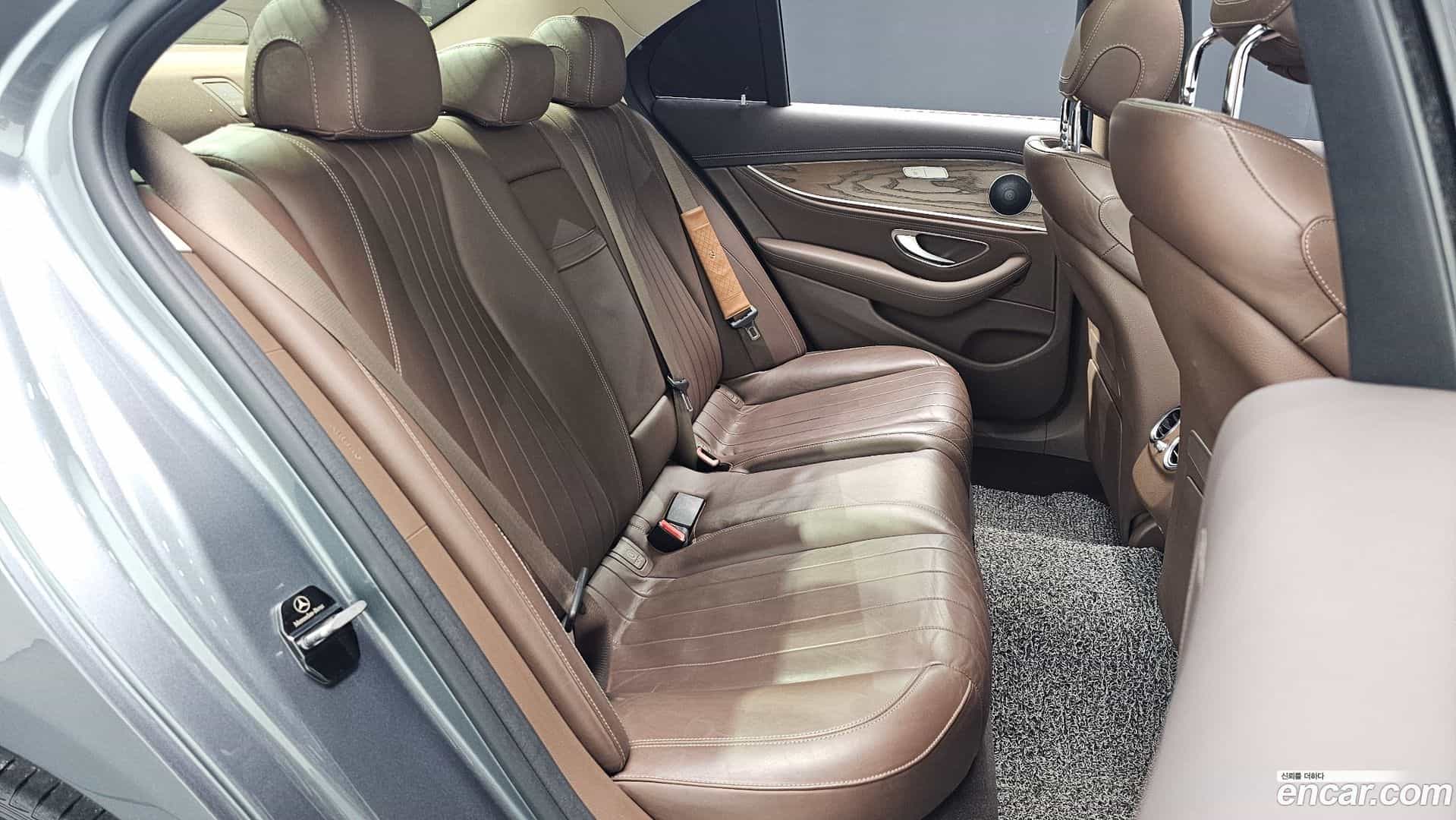E-Class Mercedes-Benz 2017.5-OPTION-041