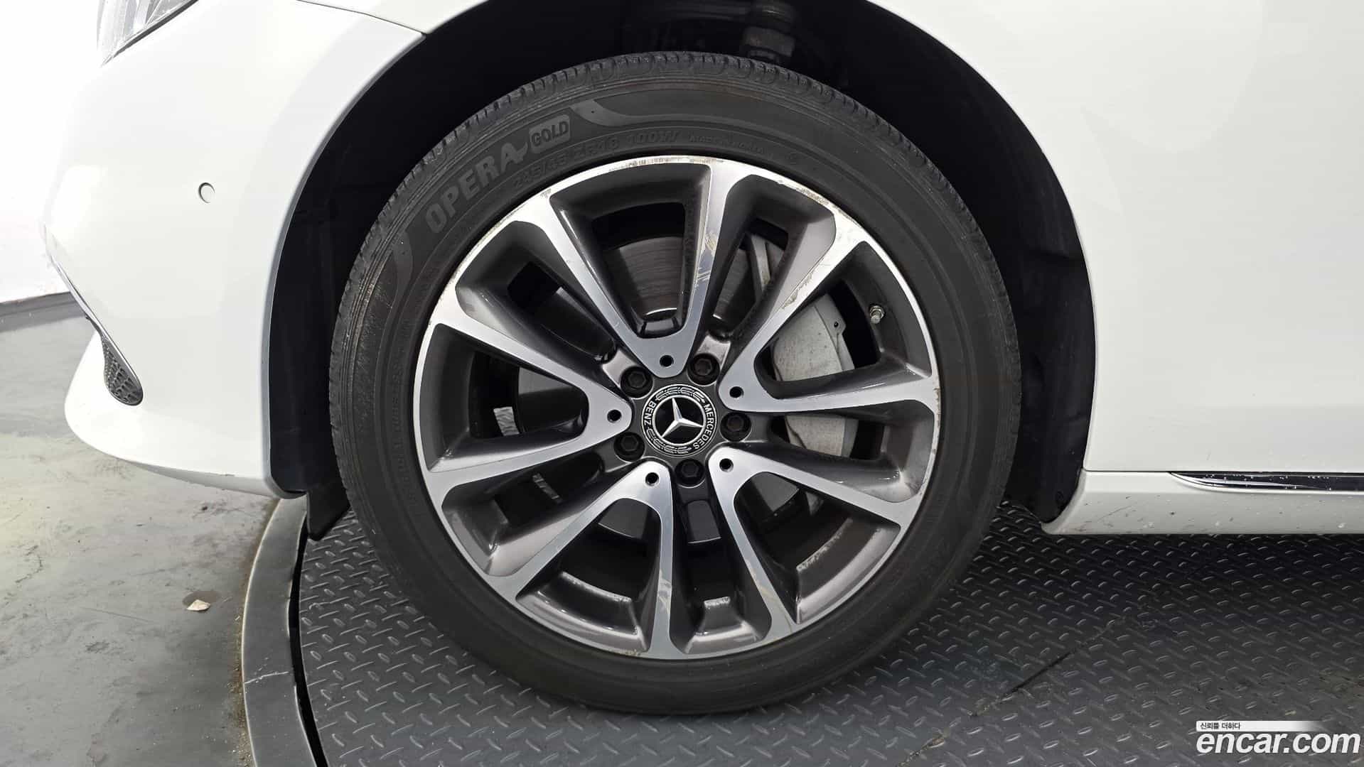 E-Class Mercedes-Benz 2018.1-OUTER-005