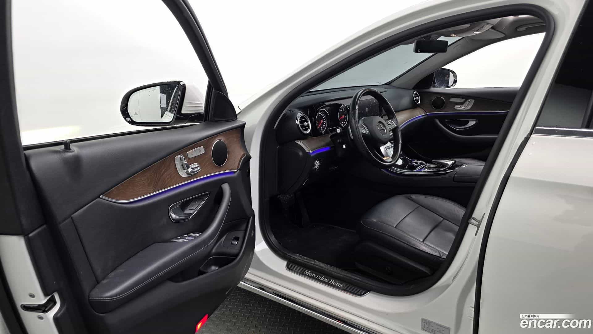 E-Class Mercedes-Benz 2018.1-INNER-010