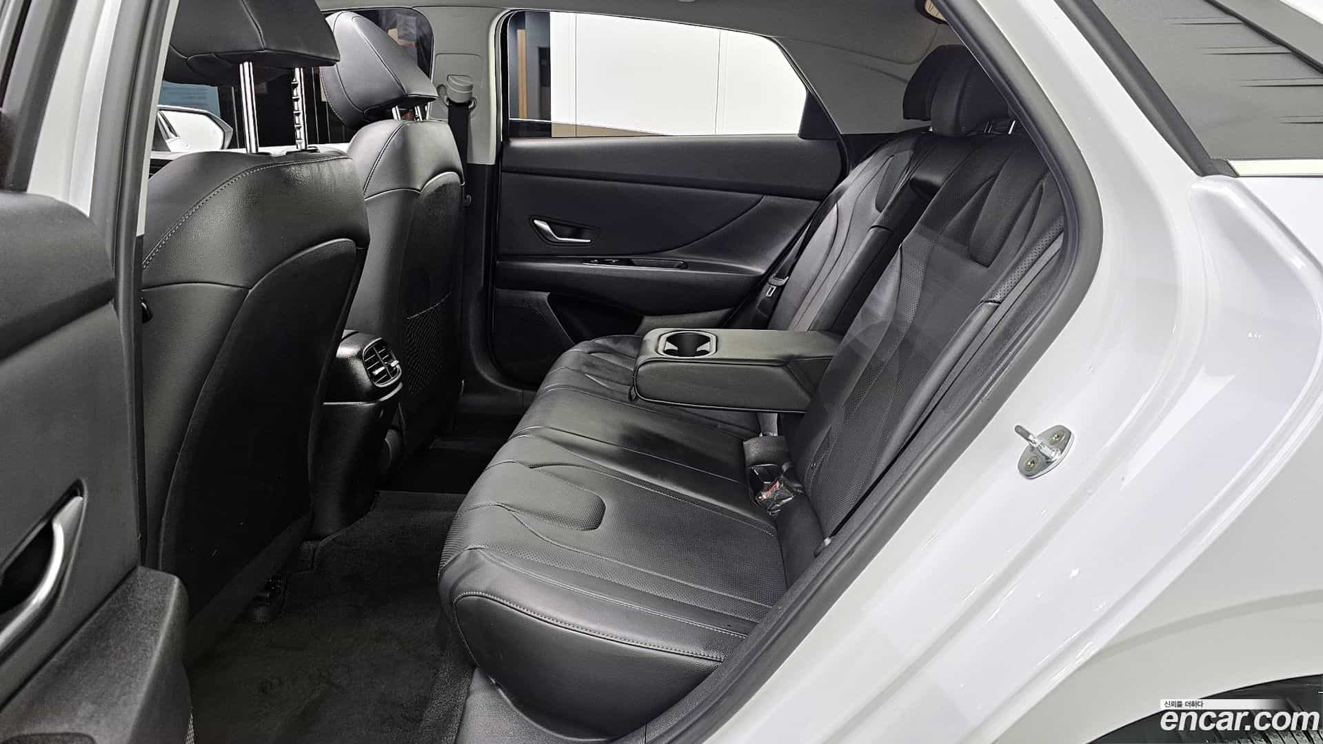 AVANTE Hyundai 2021.6-OPTION-016