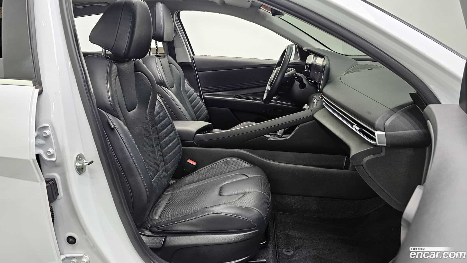 AVANTE Hyundai 2021.6-INNER-036