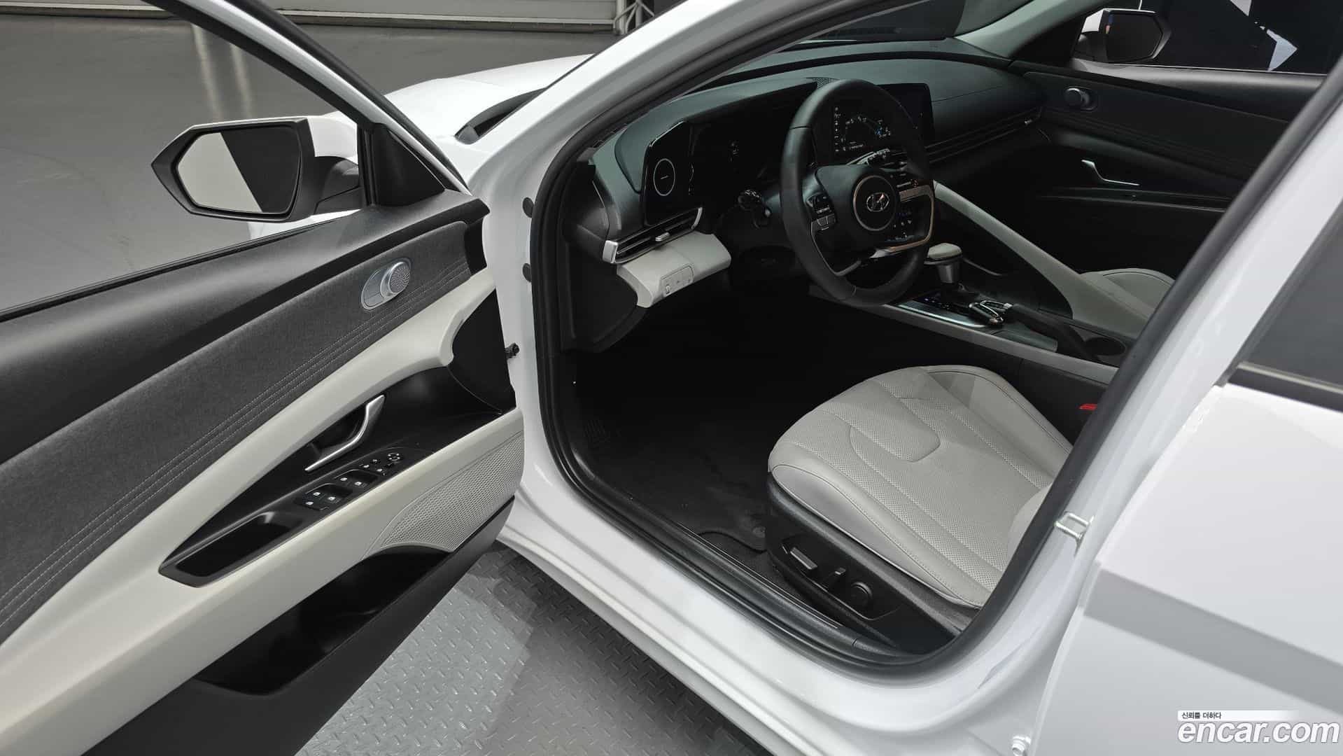 AVANTE Hyundai 2022.3-INNER-010