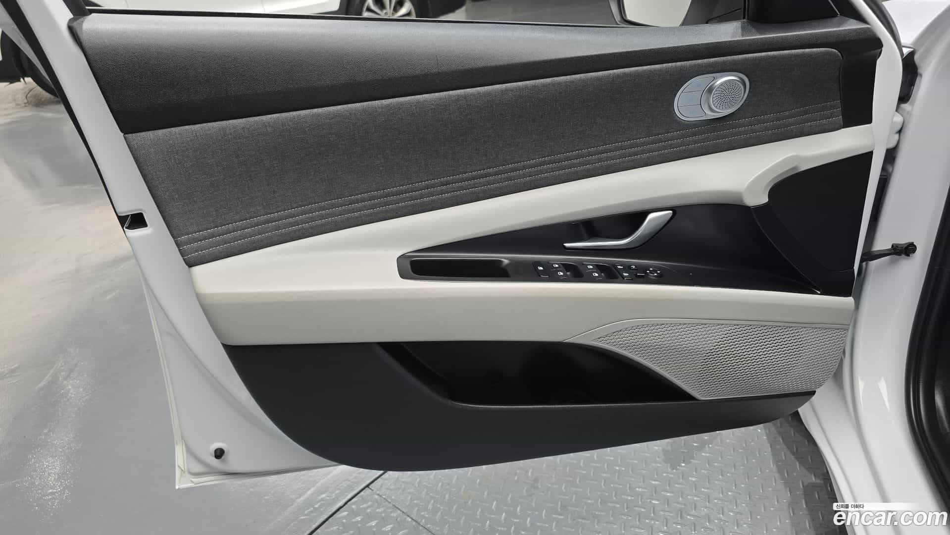 AVANTE Hyundai 2022.3-INNER-034