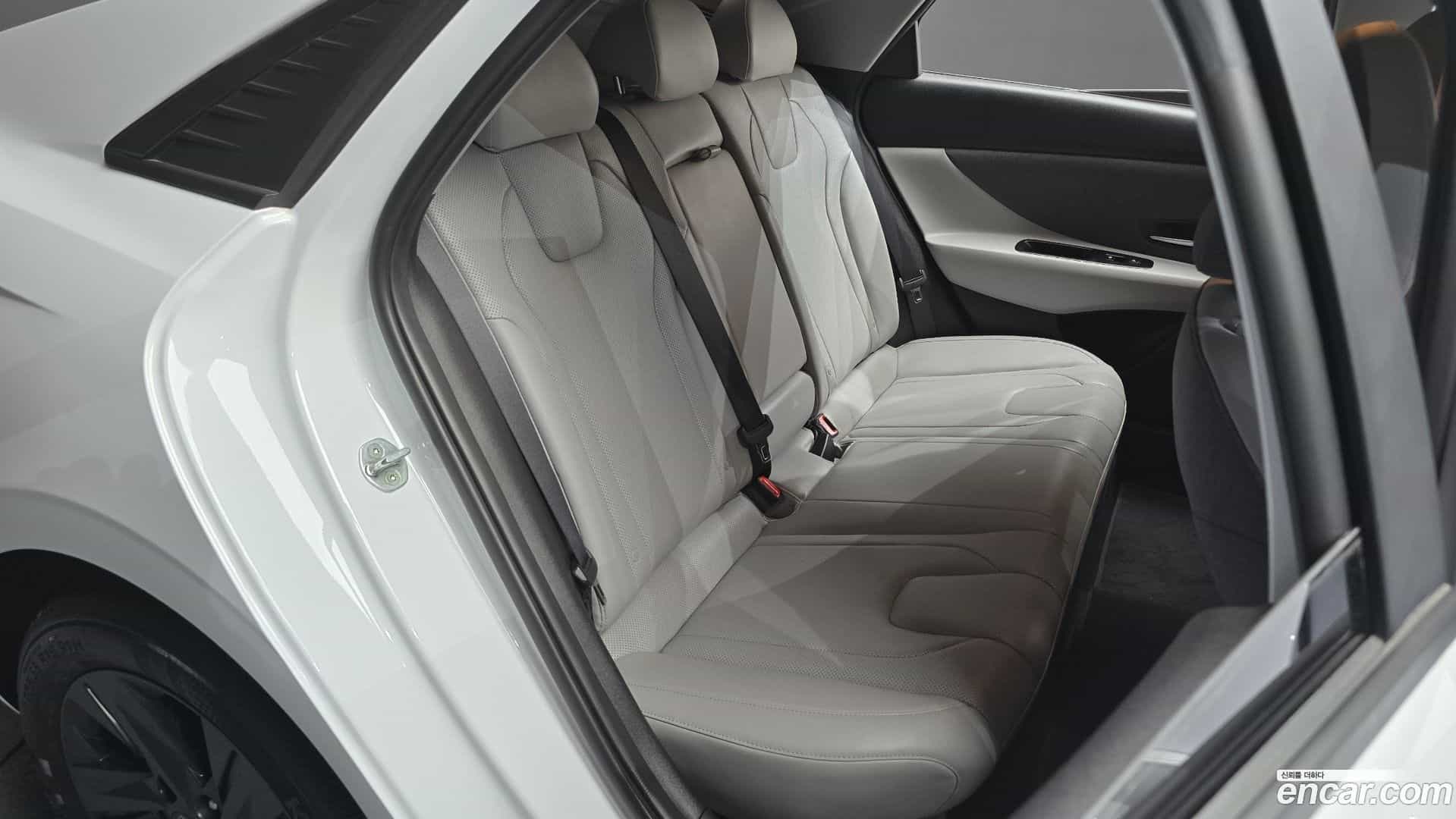AVANTE Hyundai 2022.3-INNER-036
