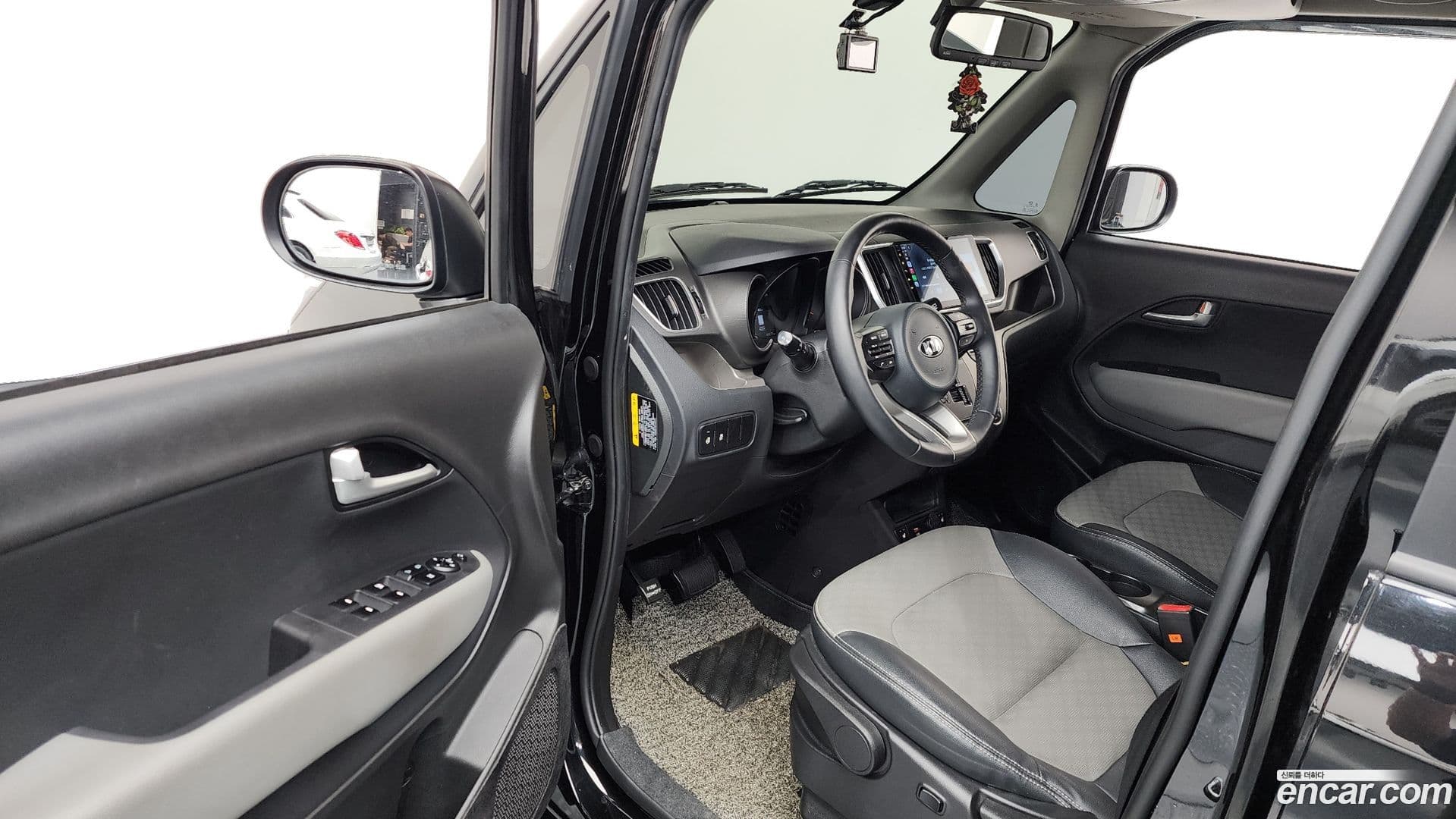Main__Slider__Photo:RAY Kia 2020.6-9
