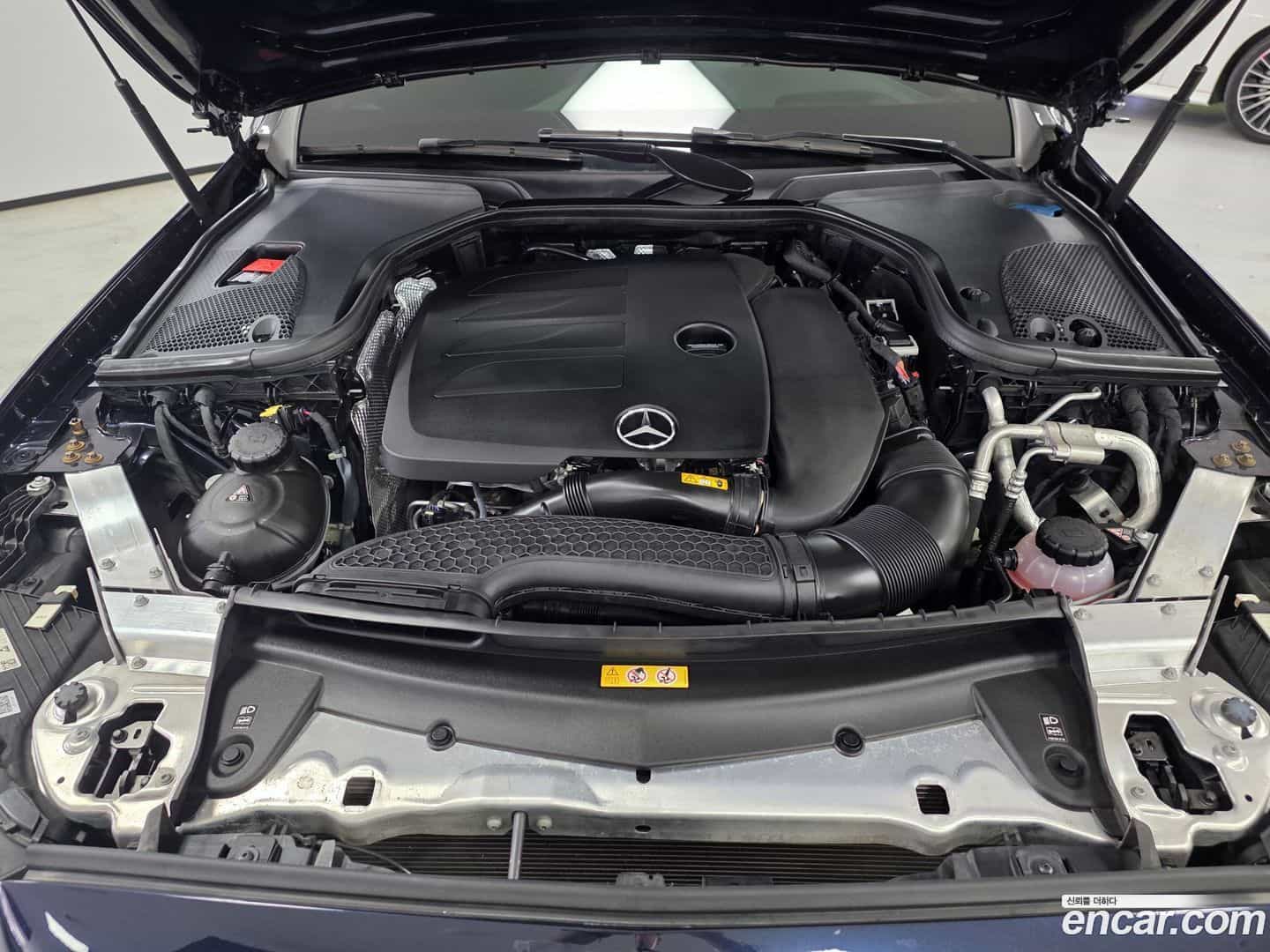 E-Class Mercedes-Benz 2022.1-OUTER-006