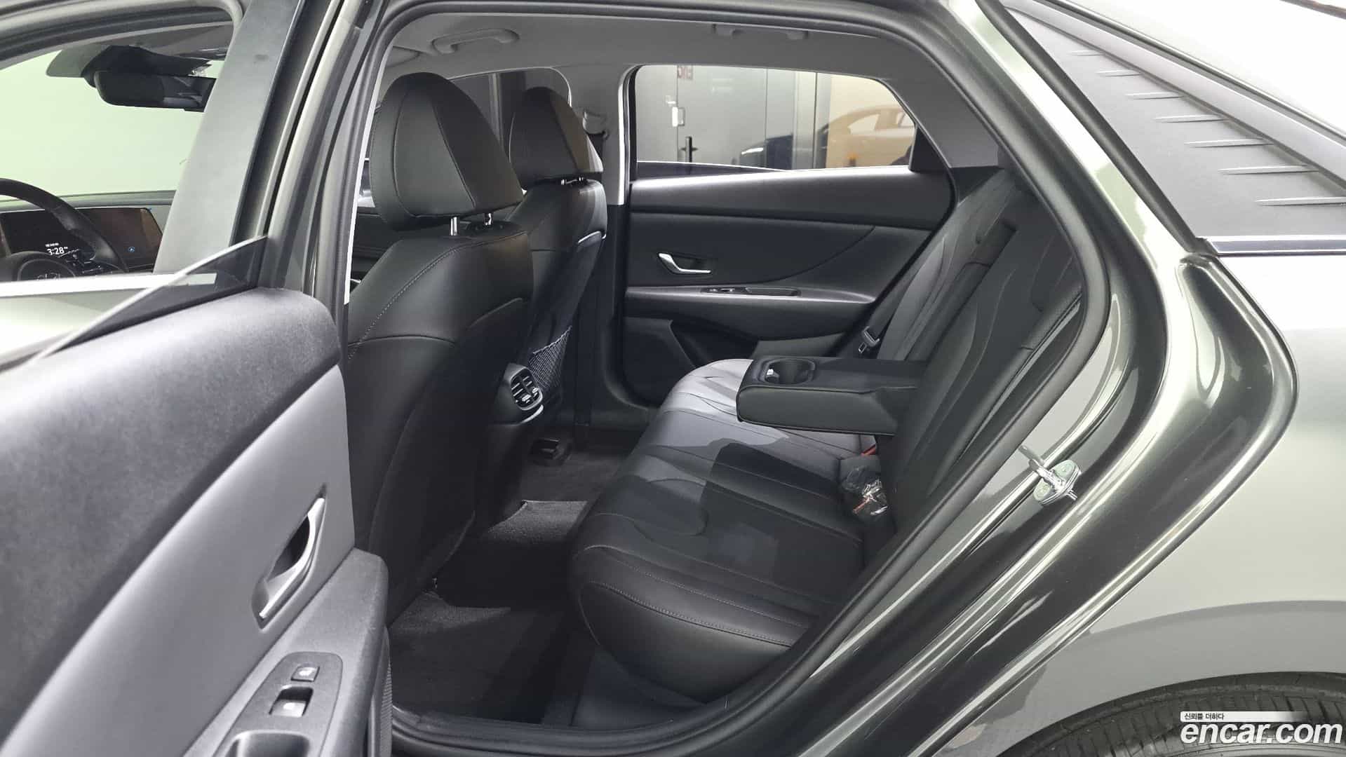 AVANTE Hyundai 2020.10-INNER-036