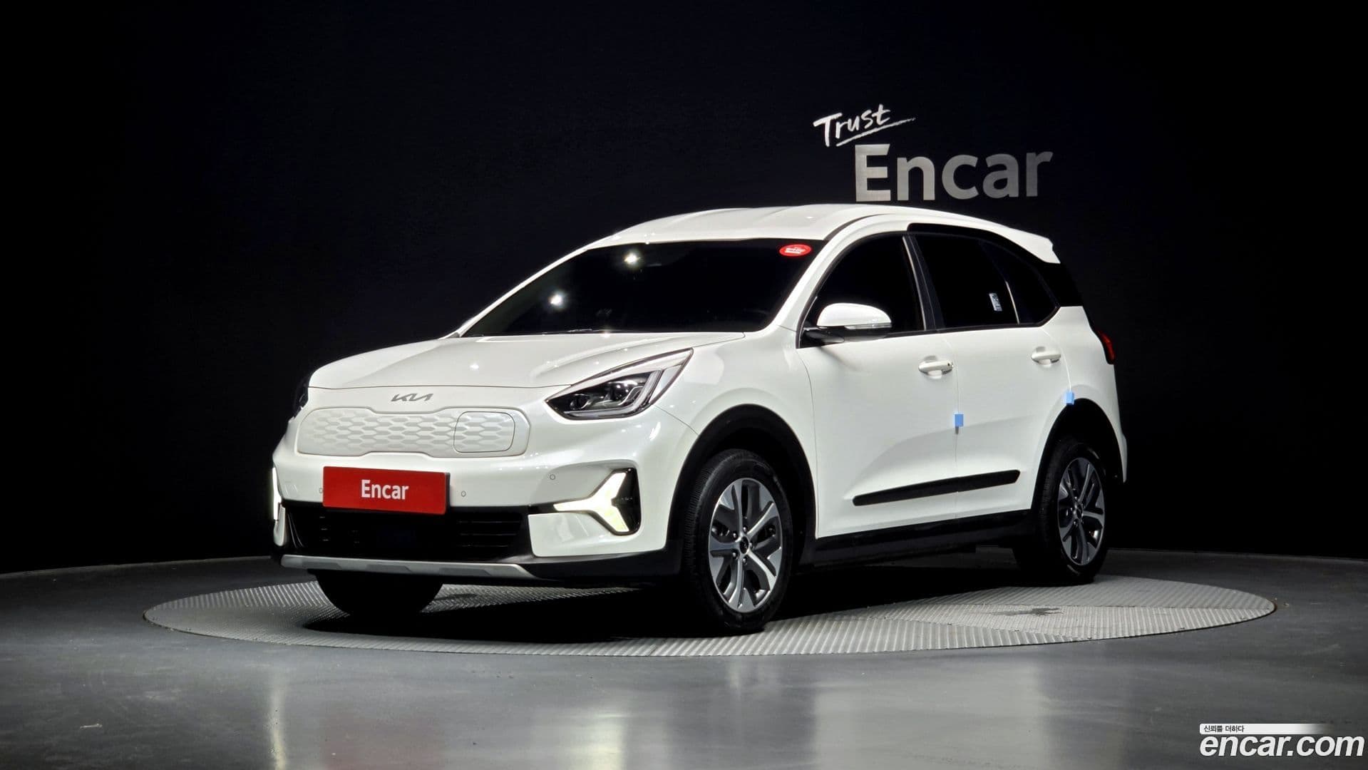 Main__Slider__Photo:Niro Kia 2022.5-0