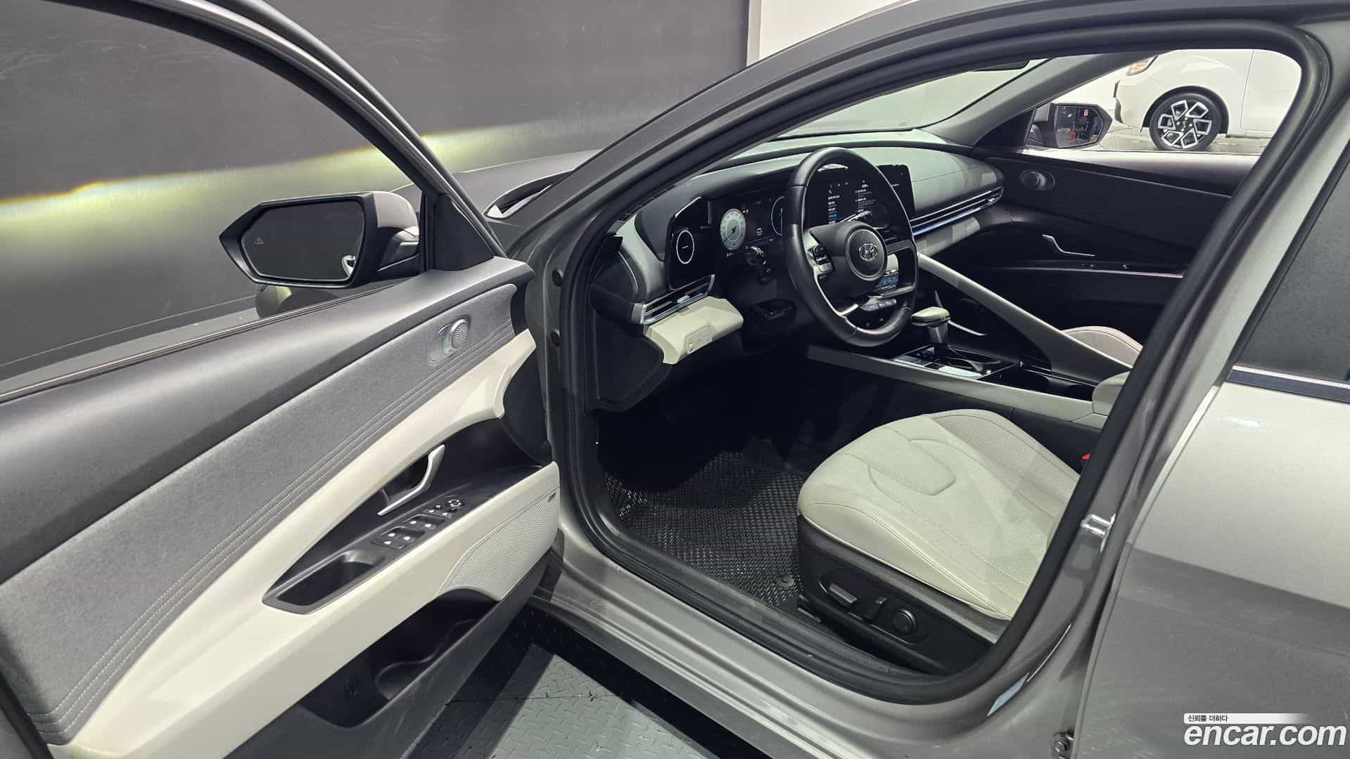 AVANTE Hyundai 2020.8-OPTION-015