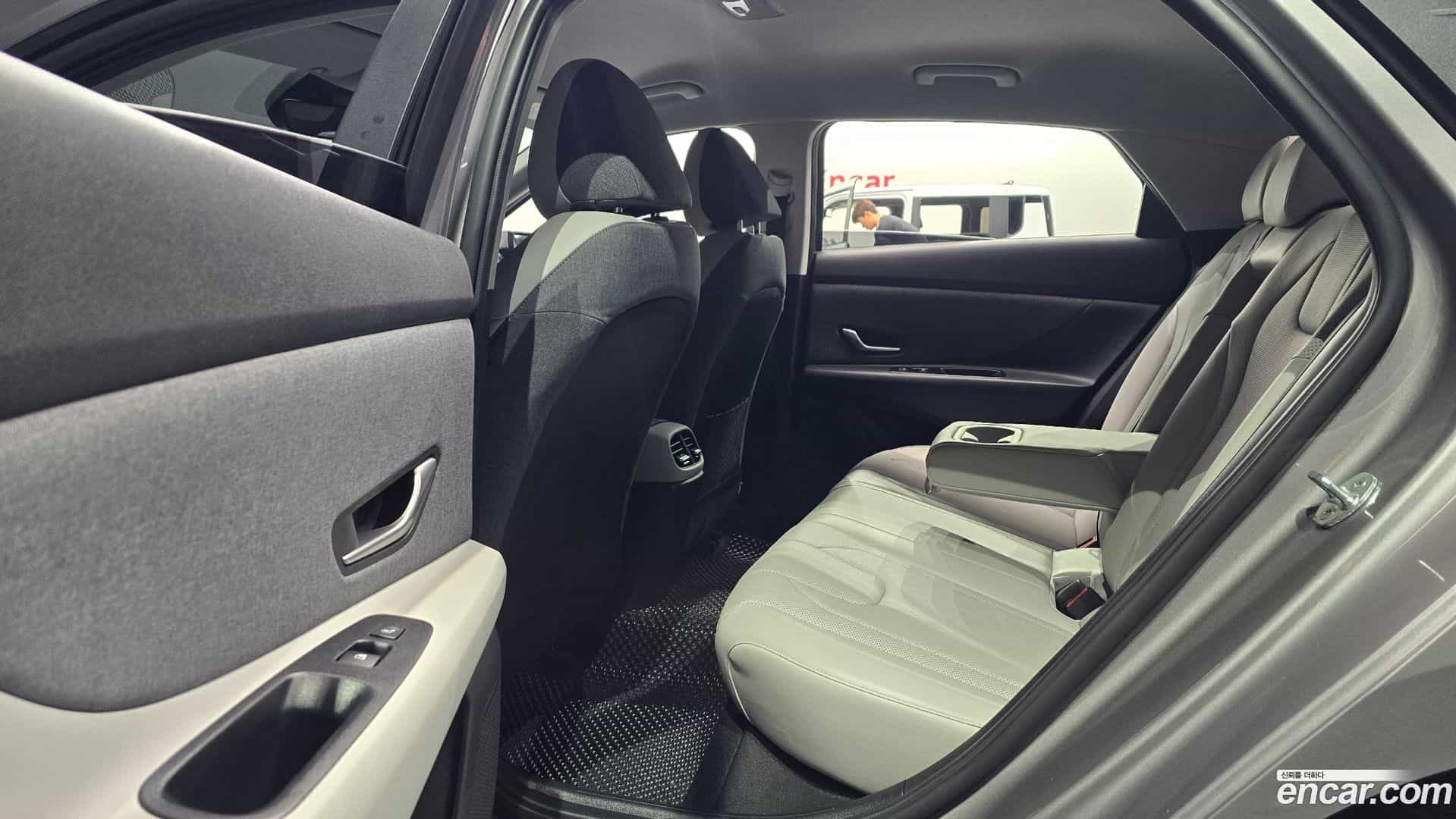 AVANTE Hyundai 2020.8-OPTION-016