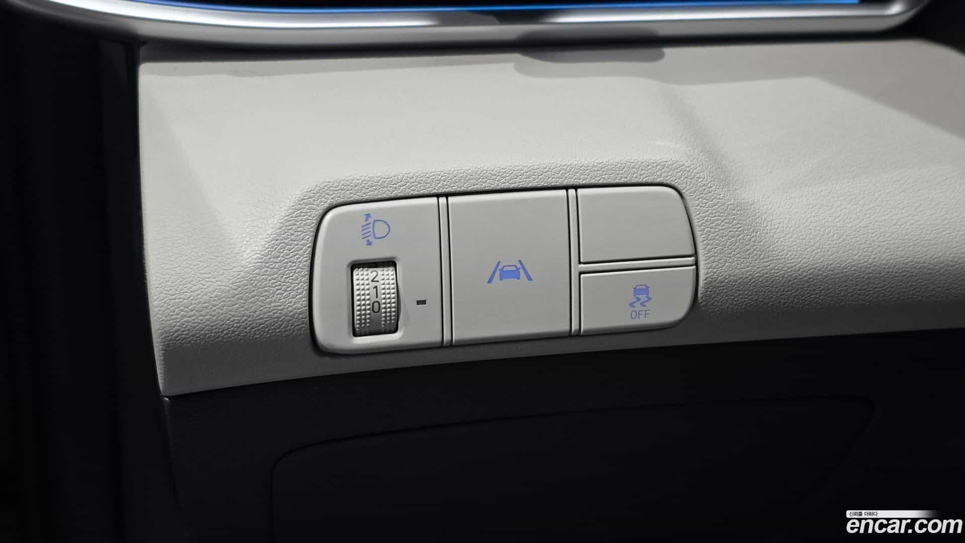 AVANTE Hyundai 2020.8-OPTION-018