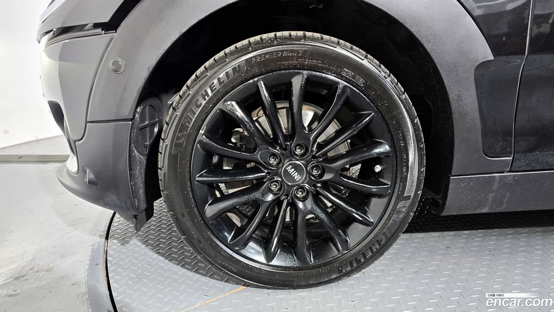 Clubman Mini 2022.5-OUTER-005
