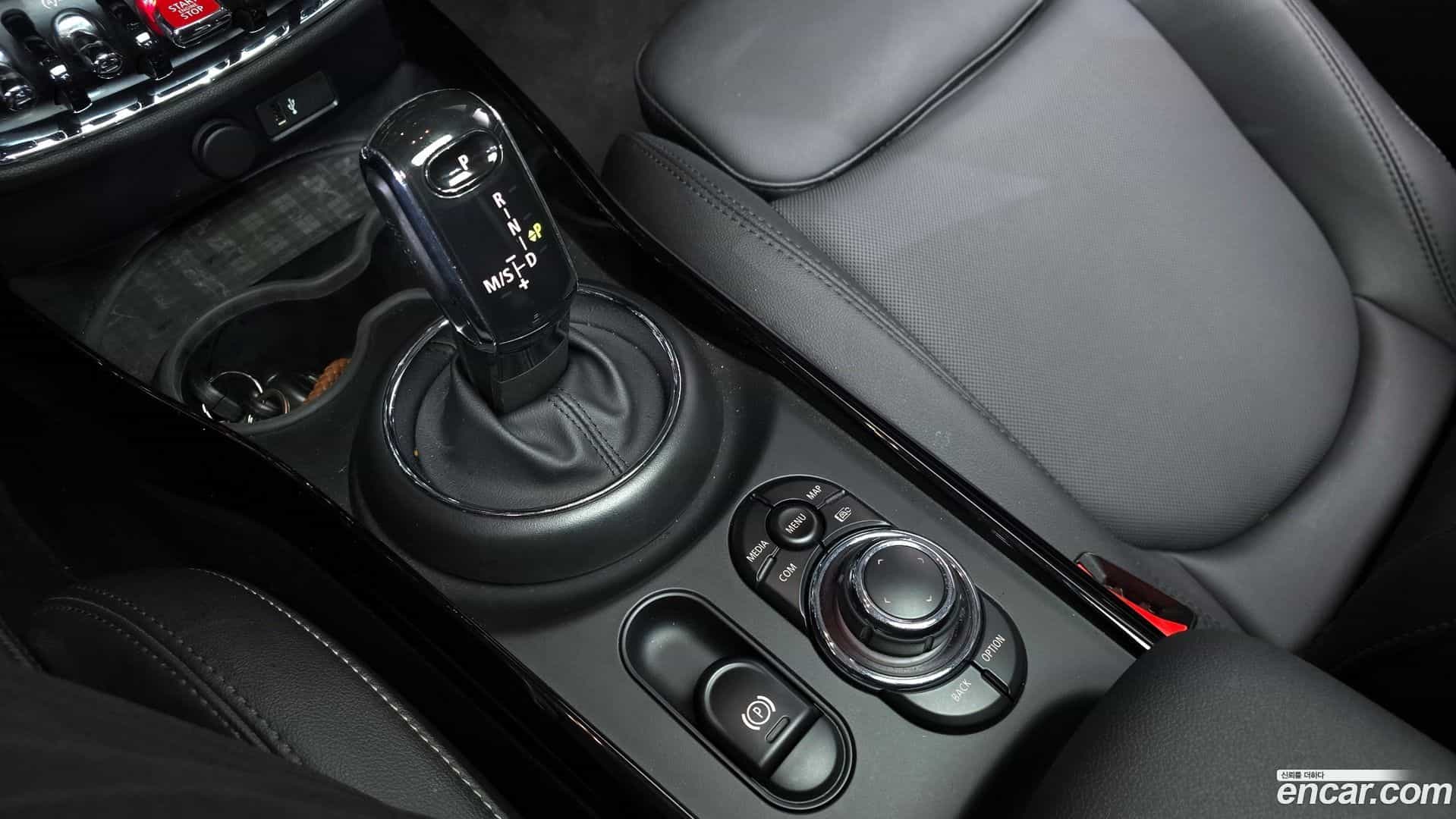 Clubman Mini 2022.5-INNER-009